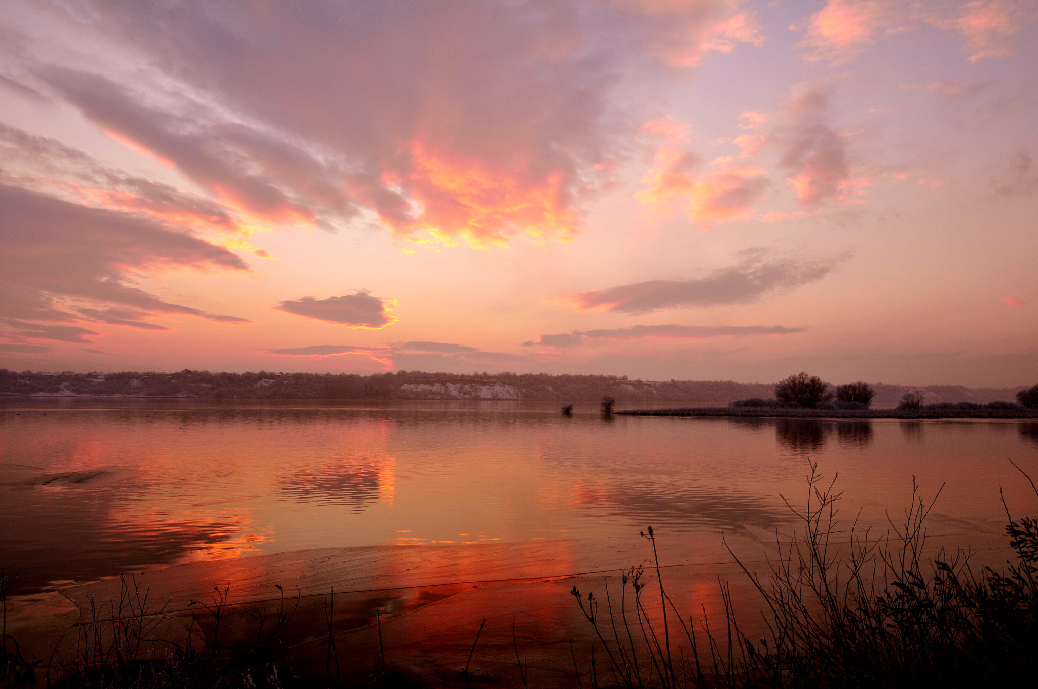 Nikon AF-S Nikkor 16-35mm F4G ED VR sample photo. Colorful winter sunset photography