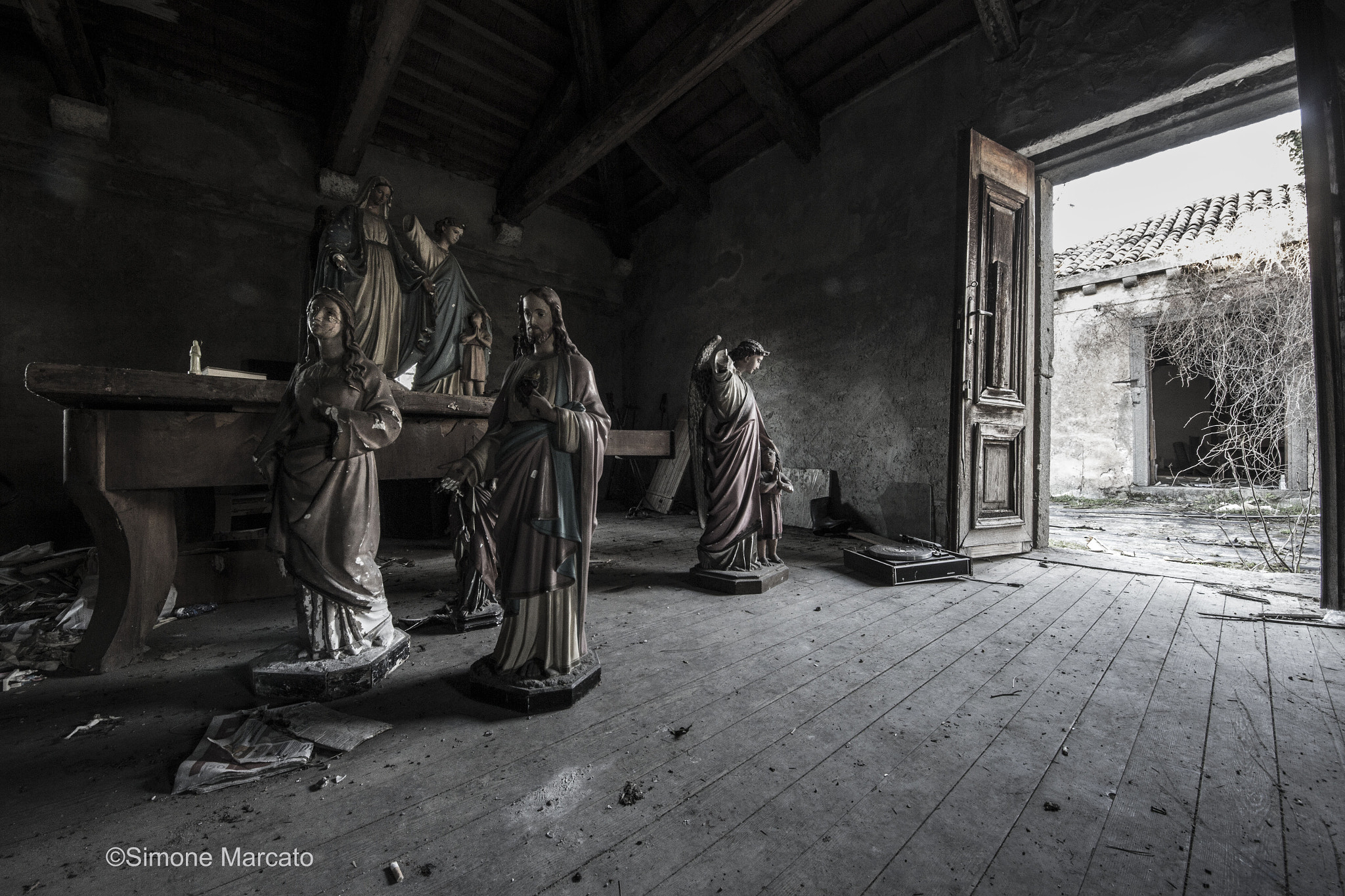 Sigma 8-16mm F4.5-5.6 DC HSM sample photo. Music&pray.jpg photography