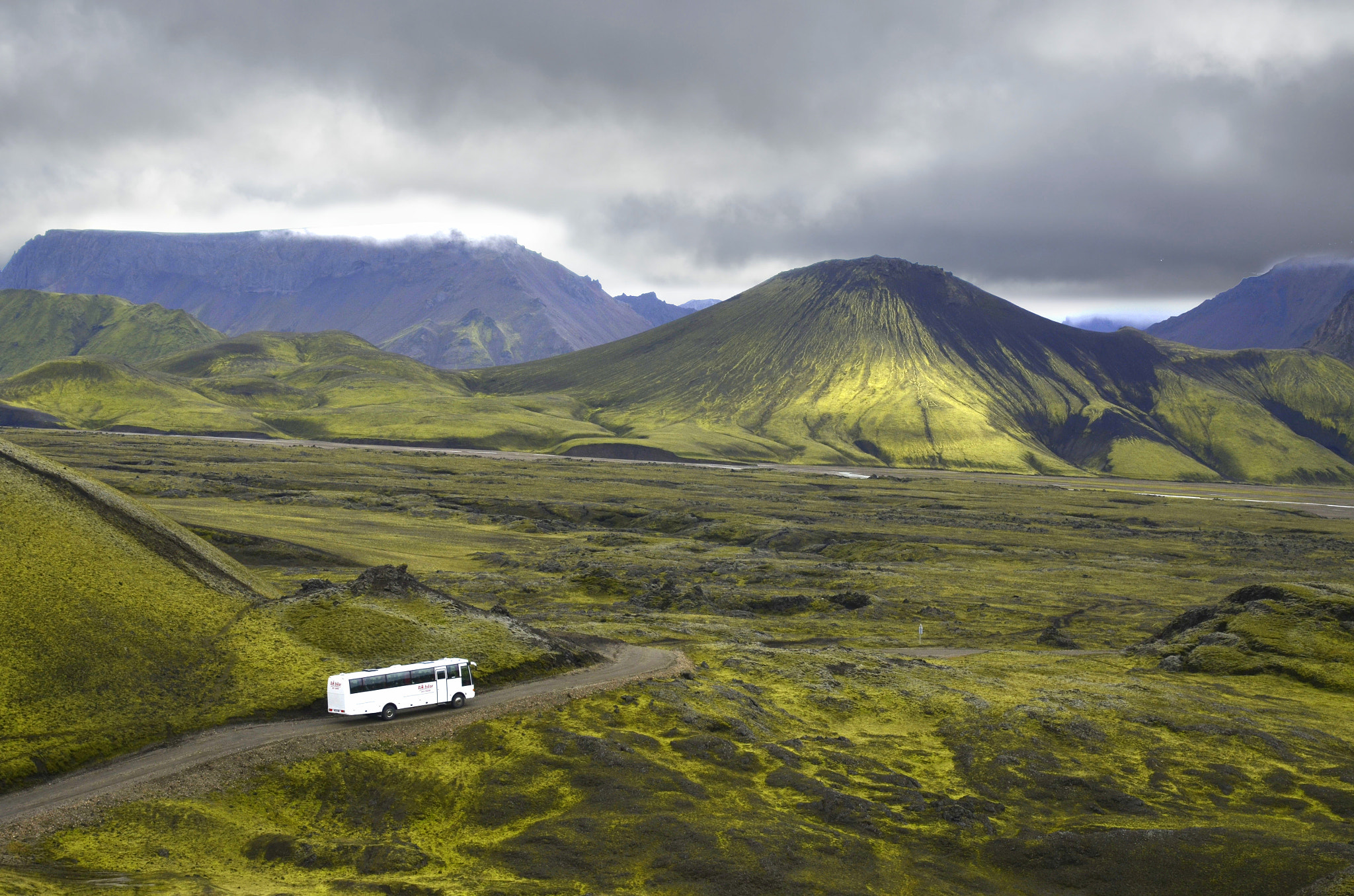 Nikon D5100 + AF Nikkor 24mm f/2.8 sample photo. Bus to the heart of iceland, laugmannalaugar photography