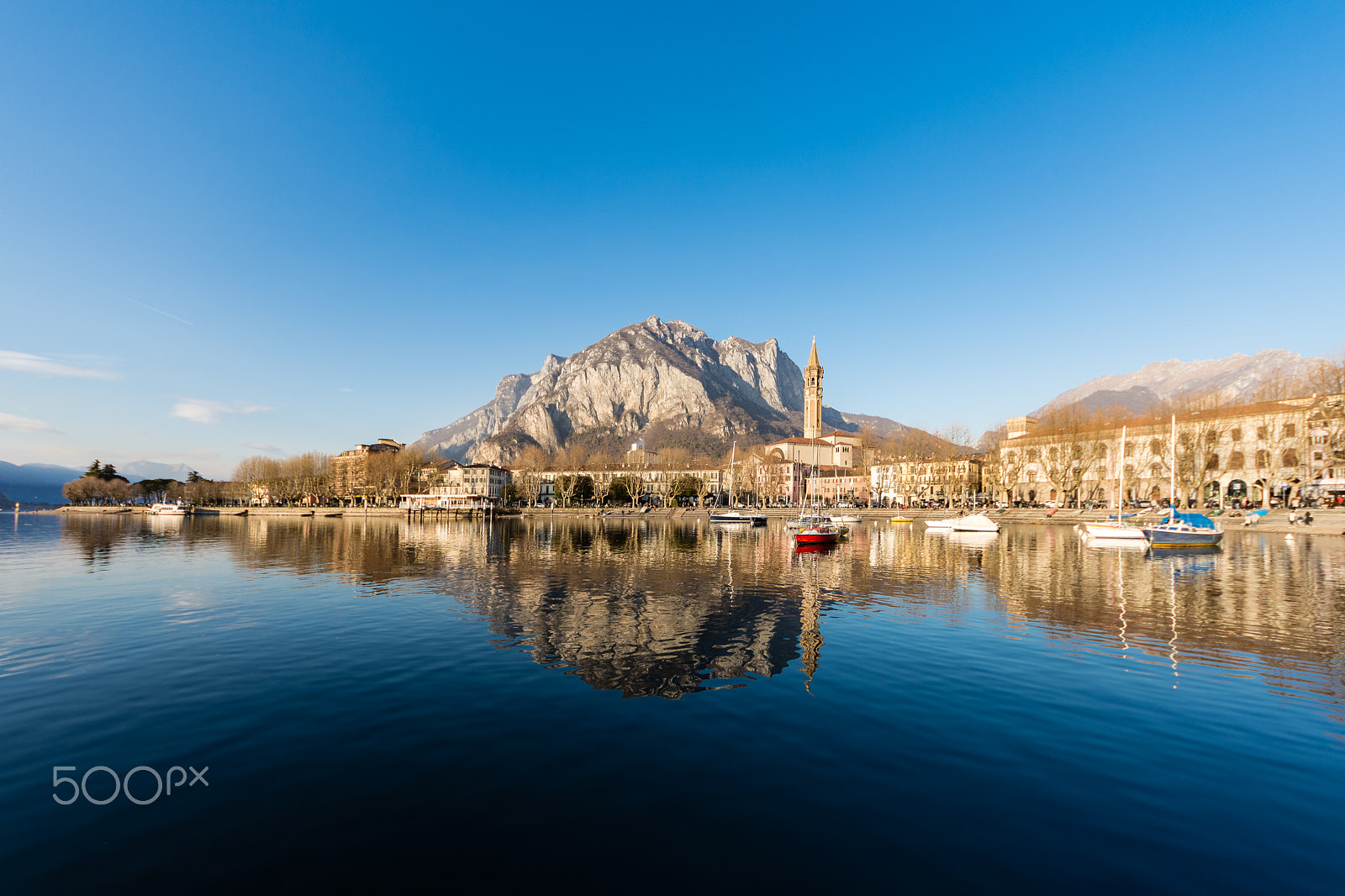Sigma 8-16mm F4.5-5.6 DC HSM sample photo. Lake of lecco photography