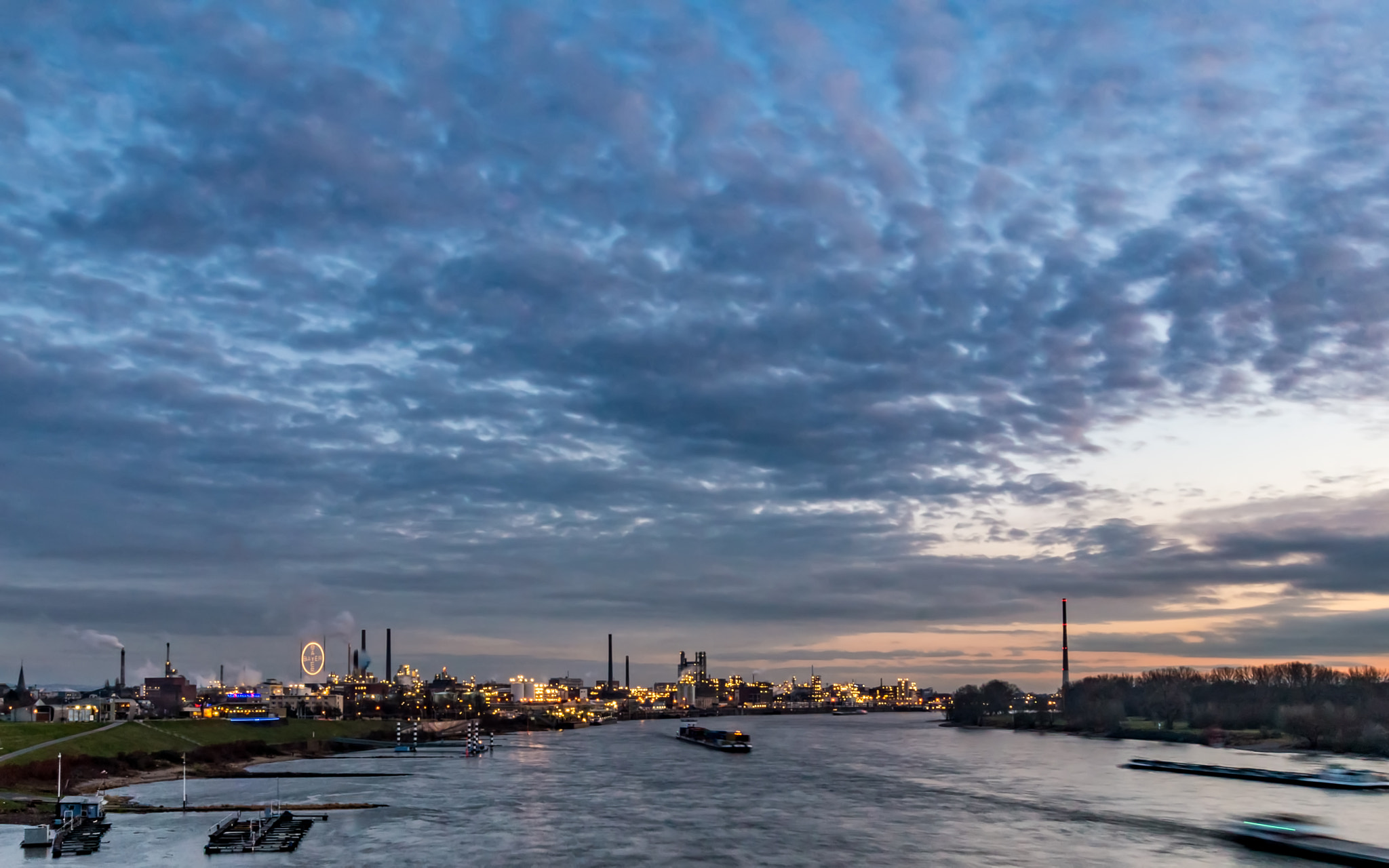 10-20mm F3.5 sample photo. Scaringly beautiful photography
