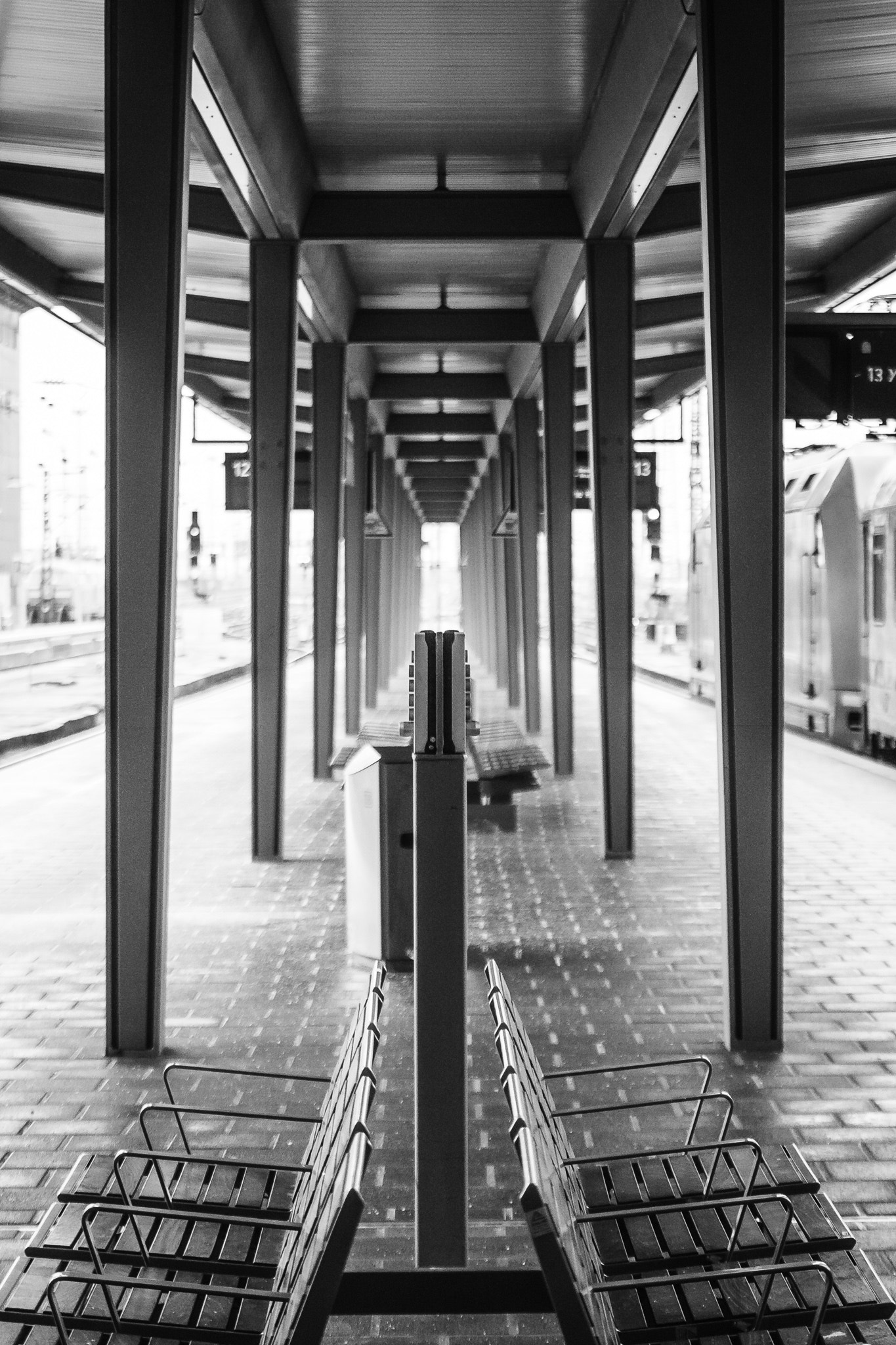 Canon EOS-1D Mark III sample photo. Symmetry photography