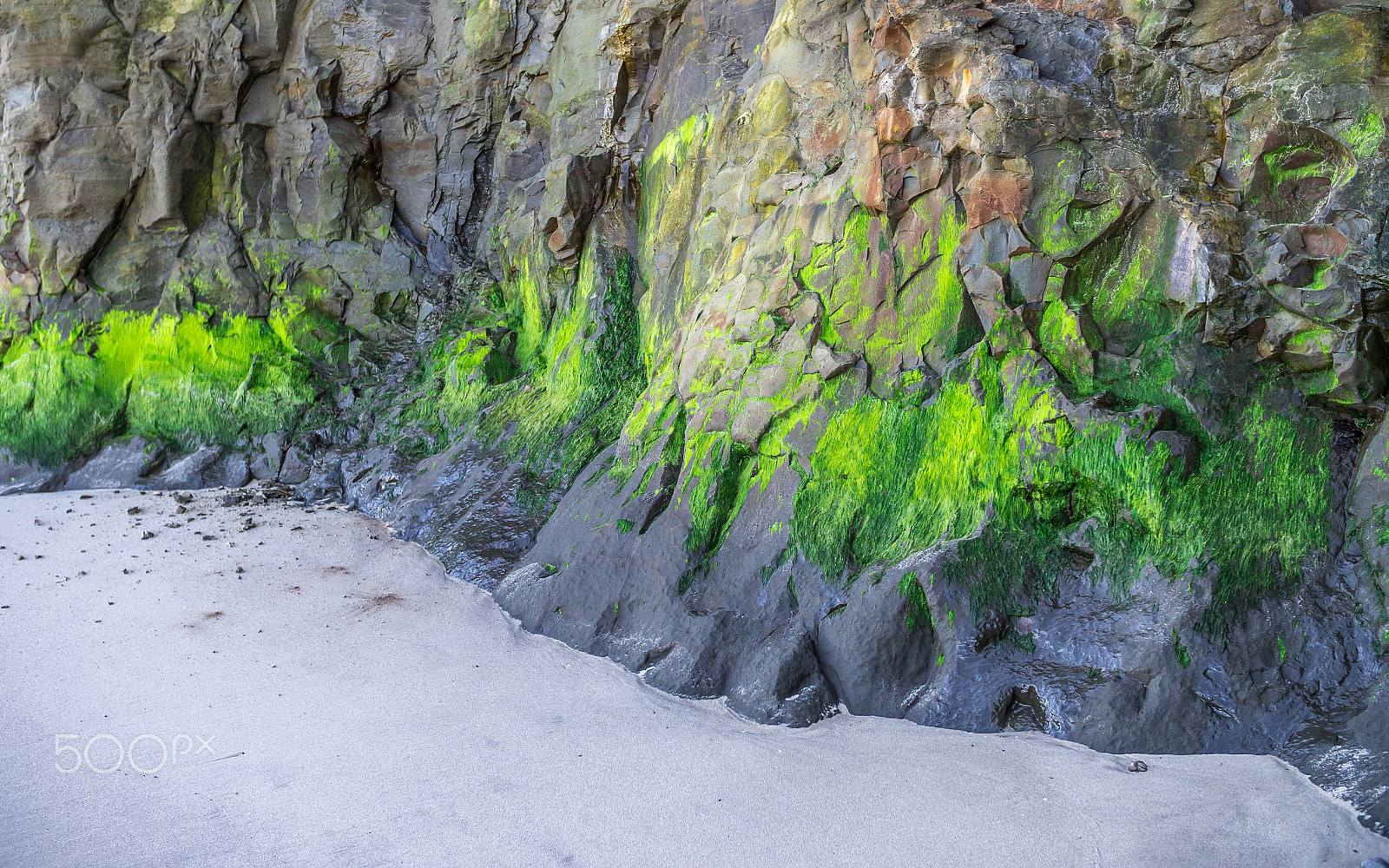 .64x Metabones 18-35/1.8 sample photo. Ucsb photography