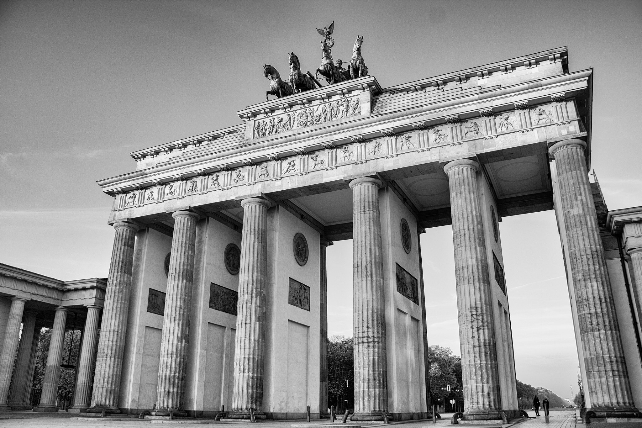Canon EF-S 18-200mm F3.5-5.6 IS sample photo. Brandenburger tor photography