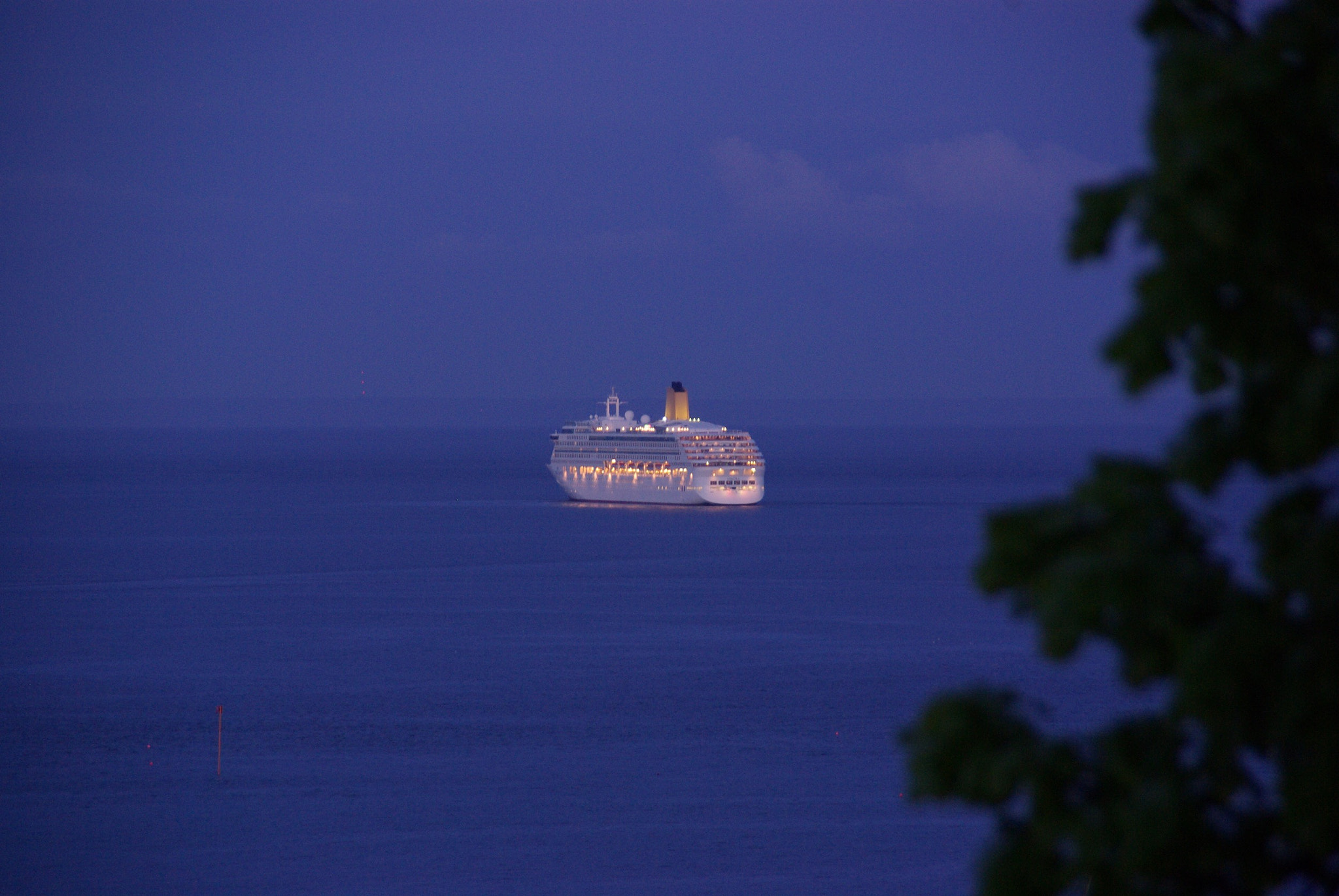 Pentax K10D sample photo. Sailing away photography