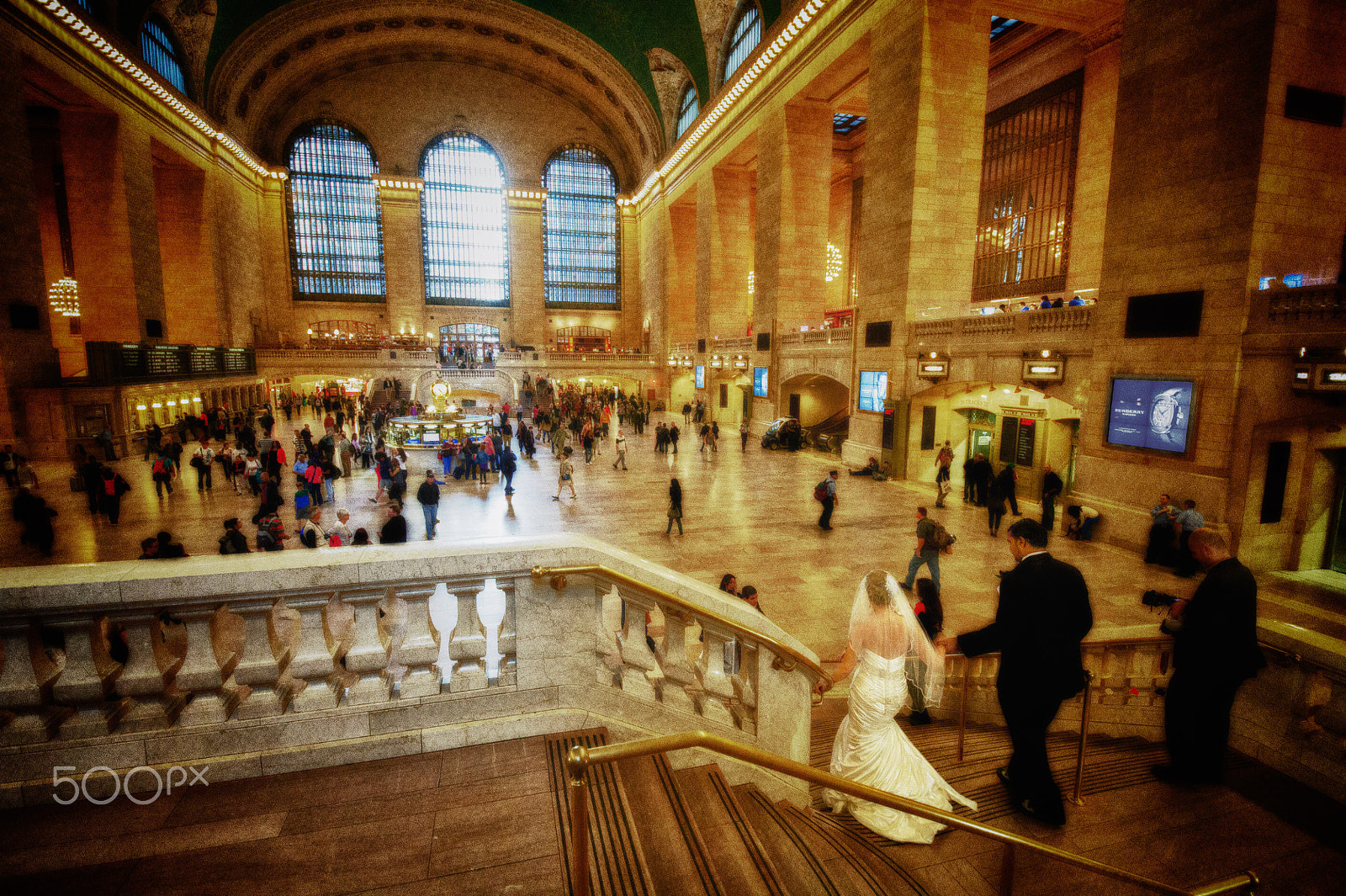 Sigma 12-24mm F4.5-5.6 II DG HSM sample photo. Grand central wedding party photography