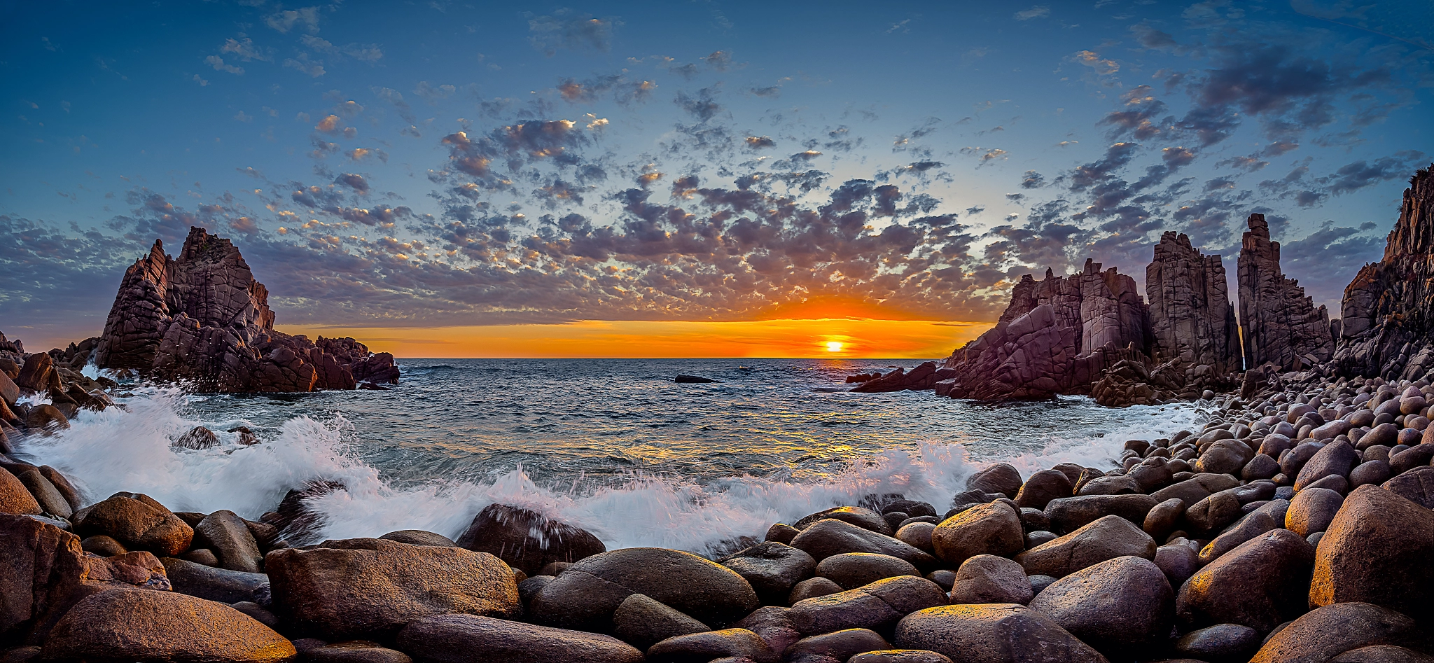 Olympus M.Zuiko Digital ED 7-14mm F2.8 PRO sample photo. Hidden cove photography
