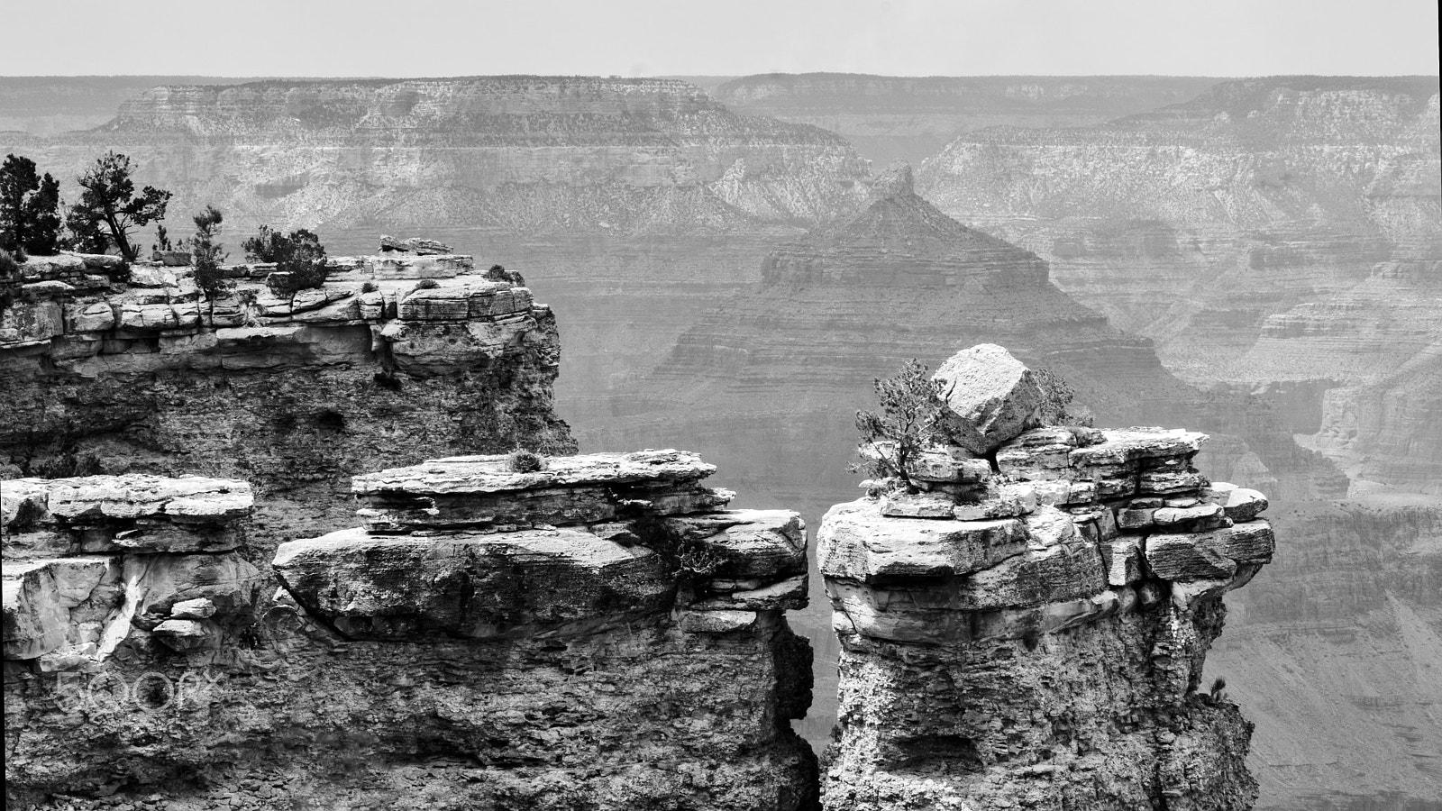 Nikon D5200 + Tamron SP AF 70-200mm F2.8 Di LD (IF) MACRO sample photo. Rock overcrop at grand canyon national park photography