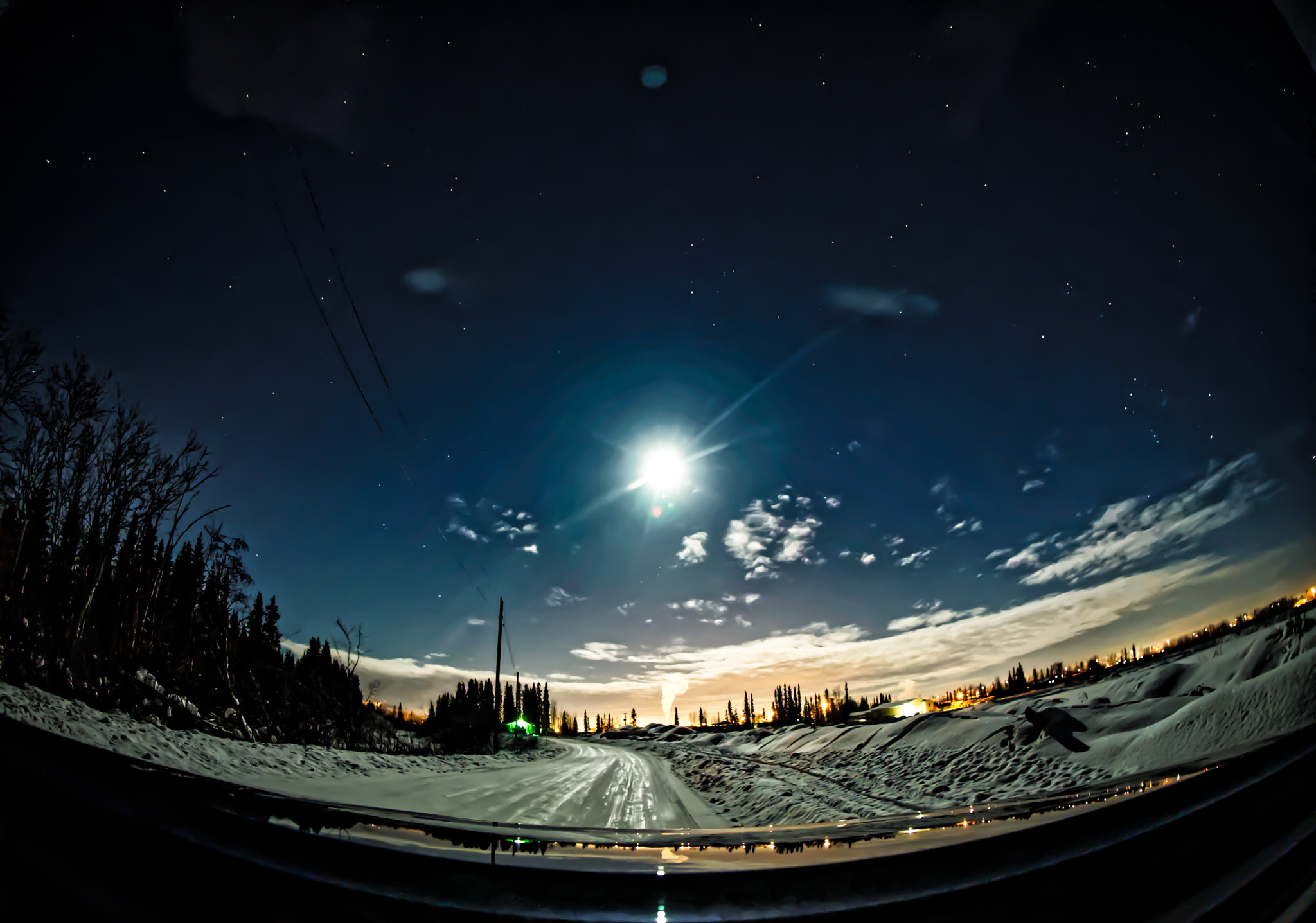 Olympus OM-D E-M5 II + OLYMPUS M.8mm F1.8 sample photo. Alaskan full moon photography