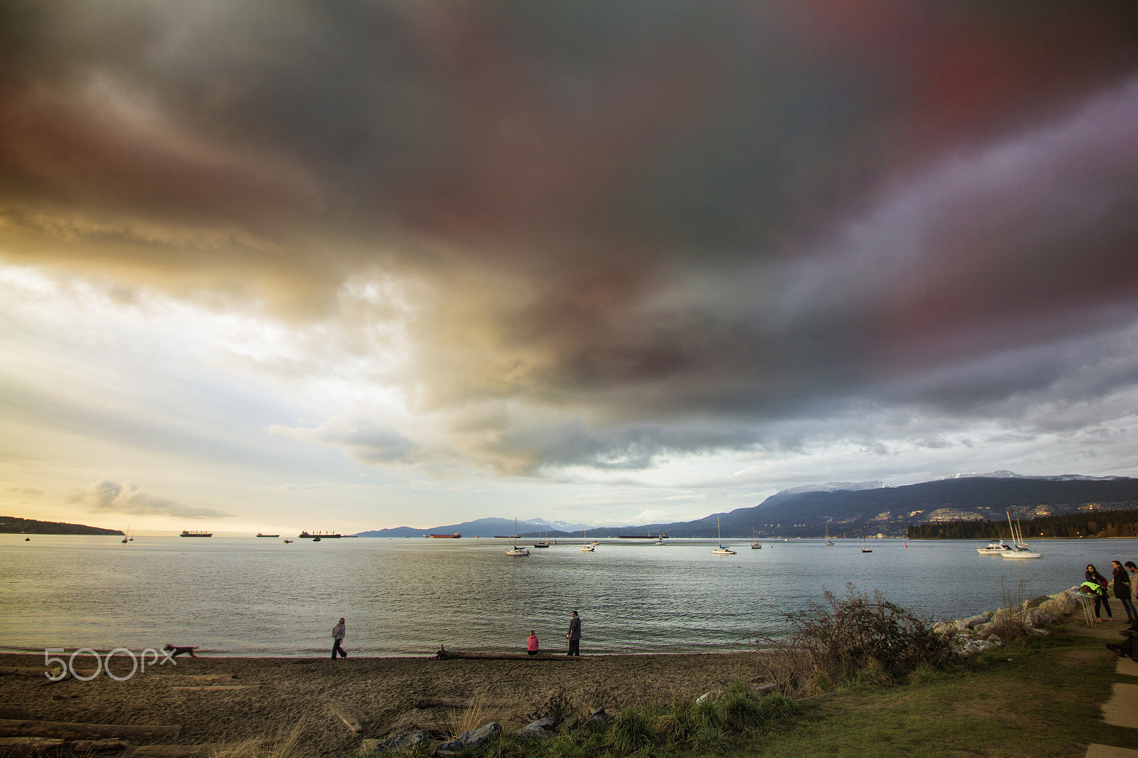 Canon EF-S 10-18mm F4.5–5.6 IS STM sample photo. Kitsilano beach sunset photography