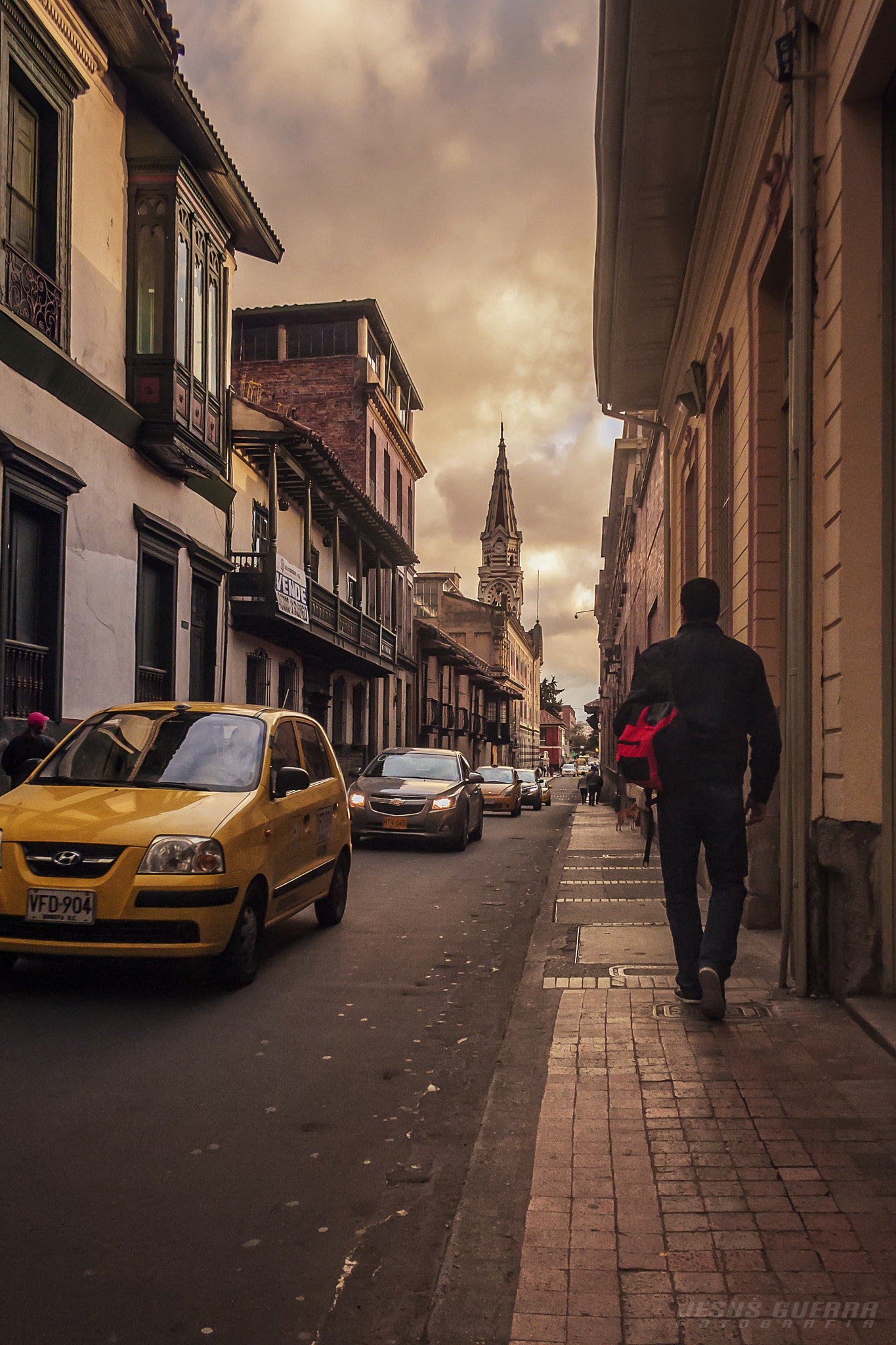 Canon EF-S 18-55mm F3.5-5.6 sample photo. Bogotá...tus caminos. photography