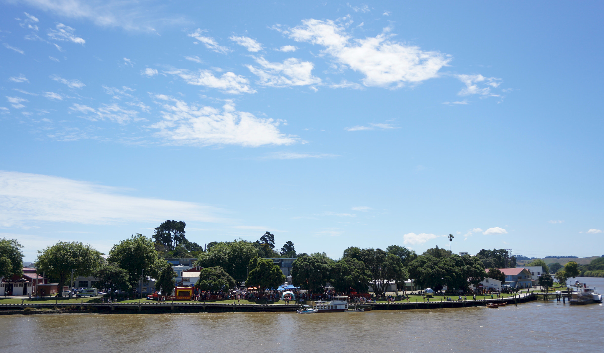 Sony Alpha NEX-5R + Sony E 18-50mm F4-5.6 sample photo. Vintage weekend - river festival photography