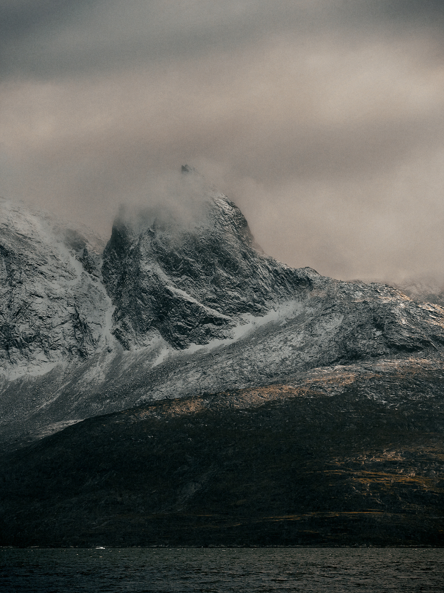 Canon EOS-1Ds Mark III + Canon EF 135mm F2L USM sample photo. Summit through the clouds photography