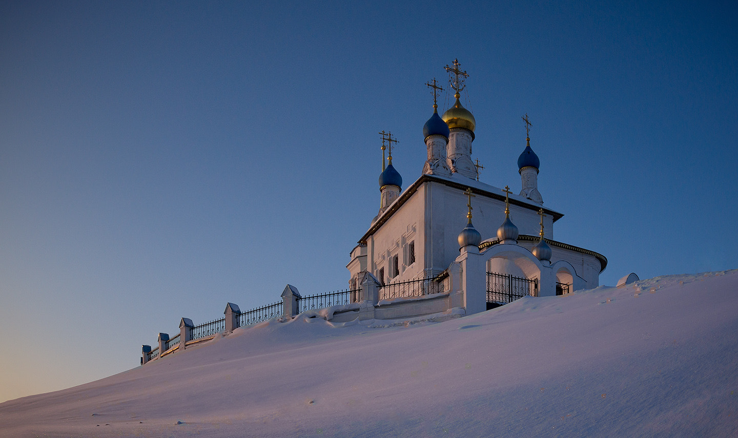 Sony SLT-A77 + Sigma 10-20mm F3.5 EX DC HSM sample photo. Церковь в честь Успения Пресвятой Богородицы. photography