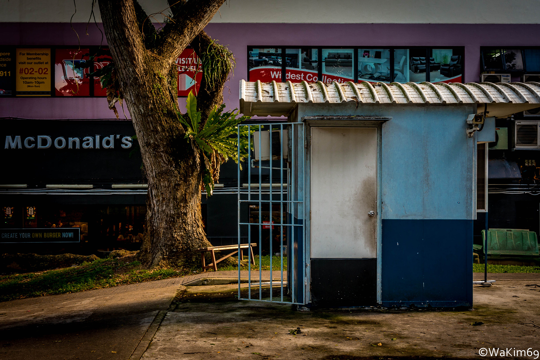 Panasonic Lumix DMC-G5 + Panasonic Leica DG Summilux 25mm F1.4 II ASPH sample photo. Lonely shack... photography