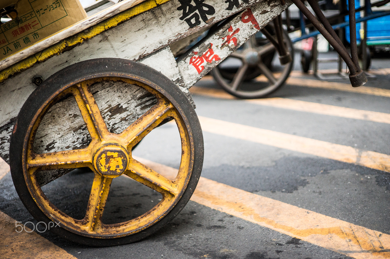 Sony Alpha NEX-7 + E 32mm F1.8 sample photo. Tsukiji market photography