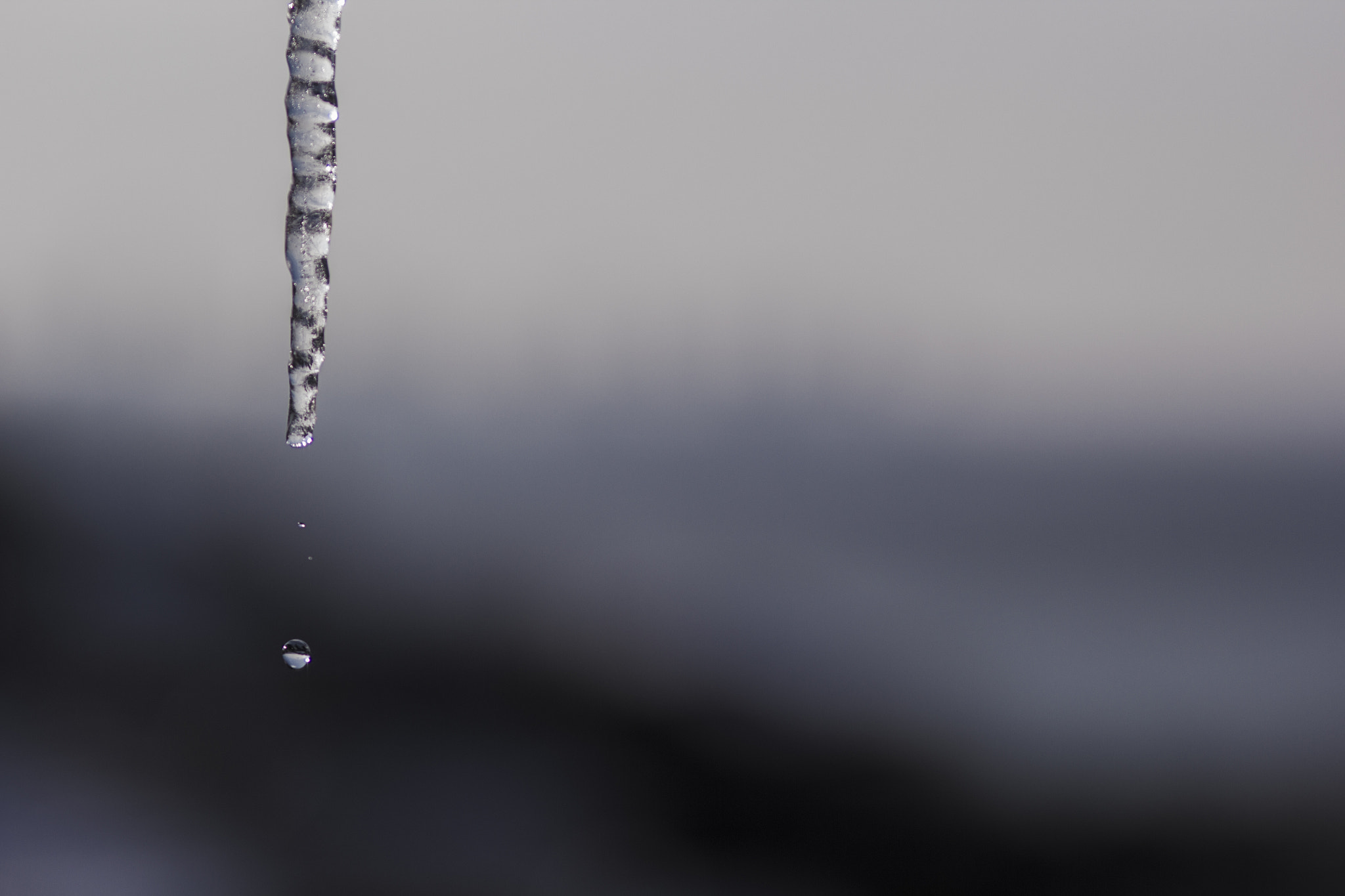 Canon EOS 60D + Canon EF 100mm F2.0 USM sample photo. Ice and water photography