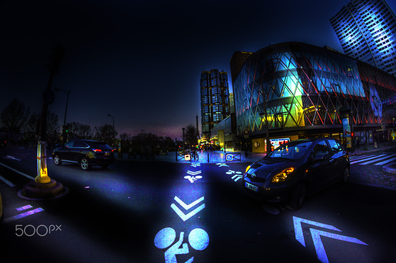Nikon D3200 + Samyang 8mm F3.5 Aspherical IF MC Fisheye sample photo. Citylights photography