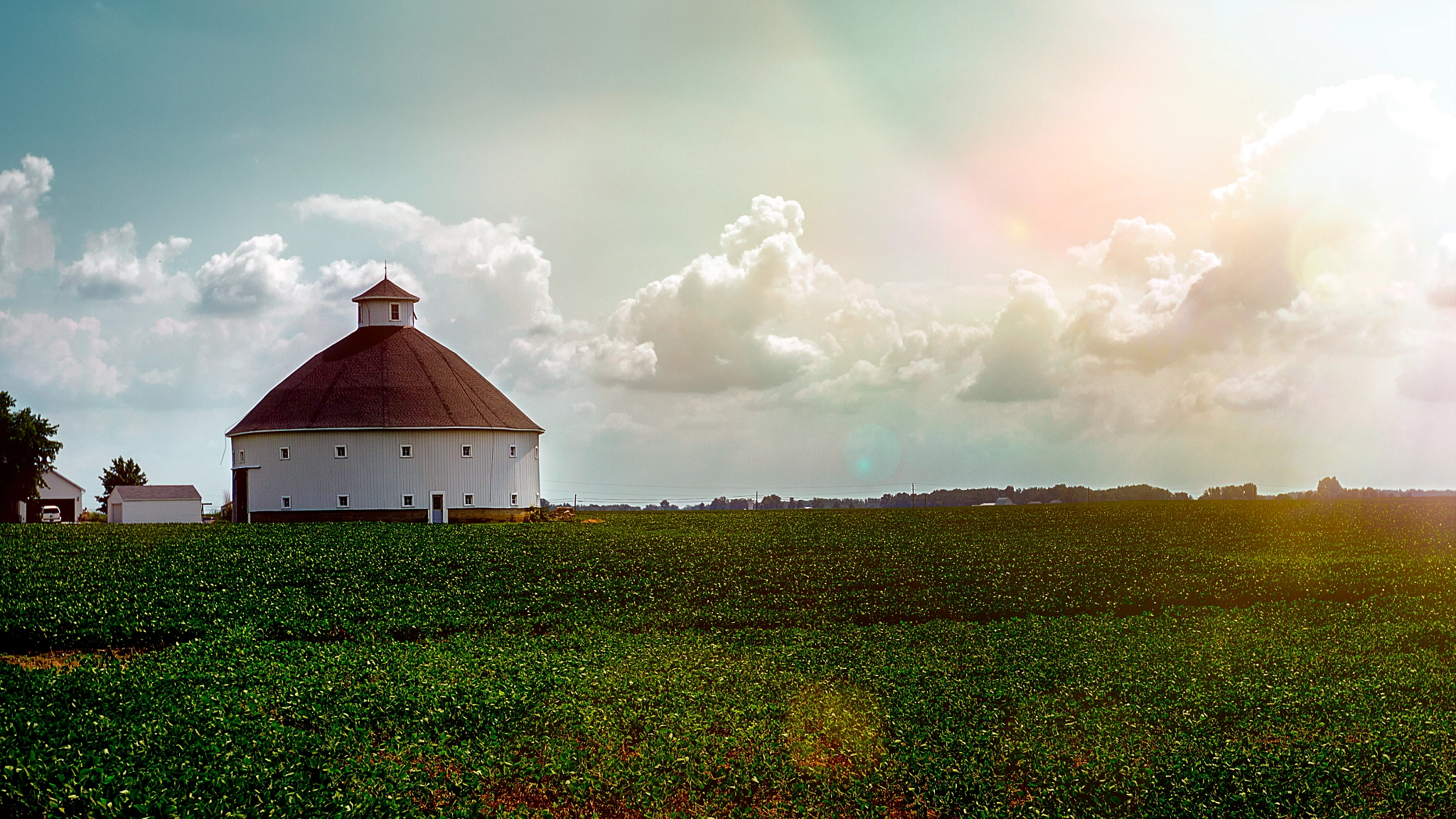 Canon EF 16-35mm F2.8L II USM sample photo. Warm round barn photography