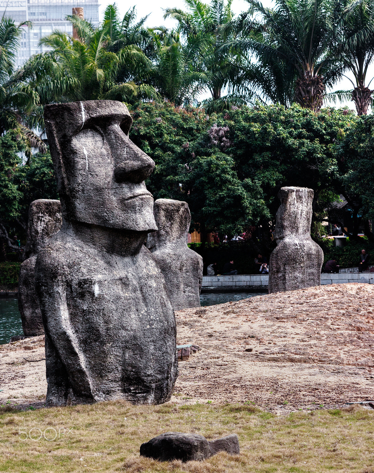 EF28-70mm f/2.8L USM sample photo. Stone face photography
