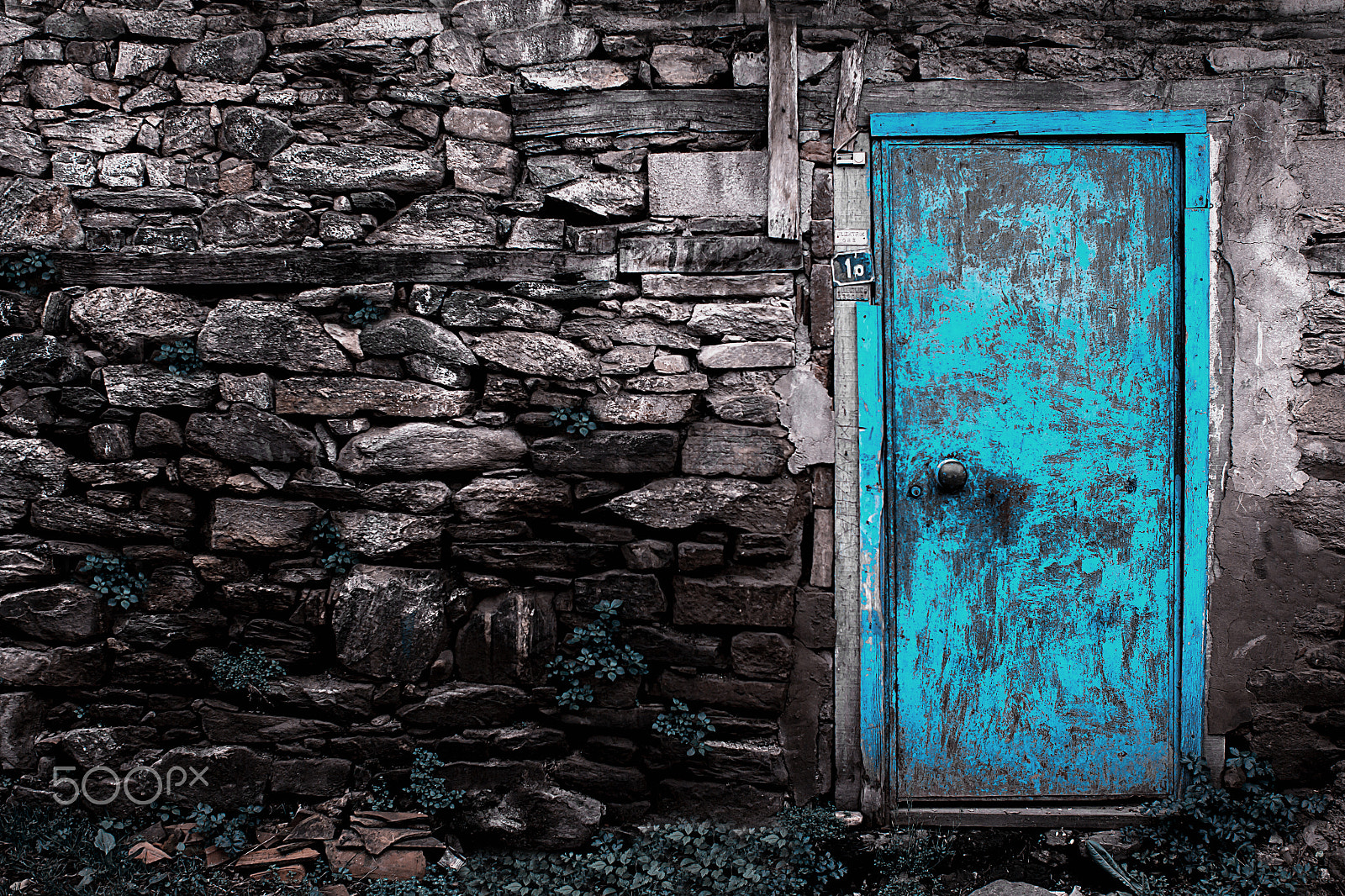 Canon EOS 60D + Canon EF 28mm F2.8 sample photo. Door photography