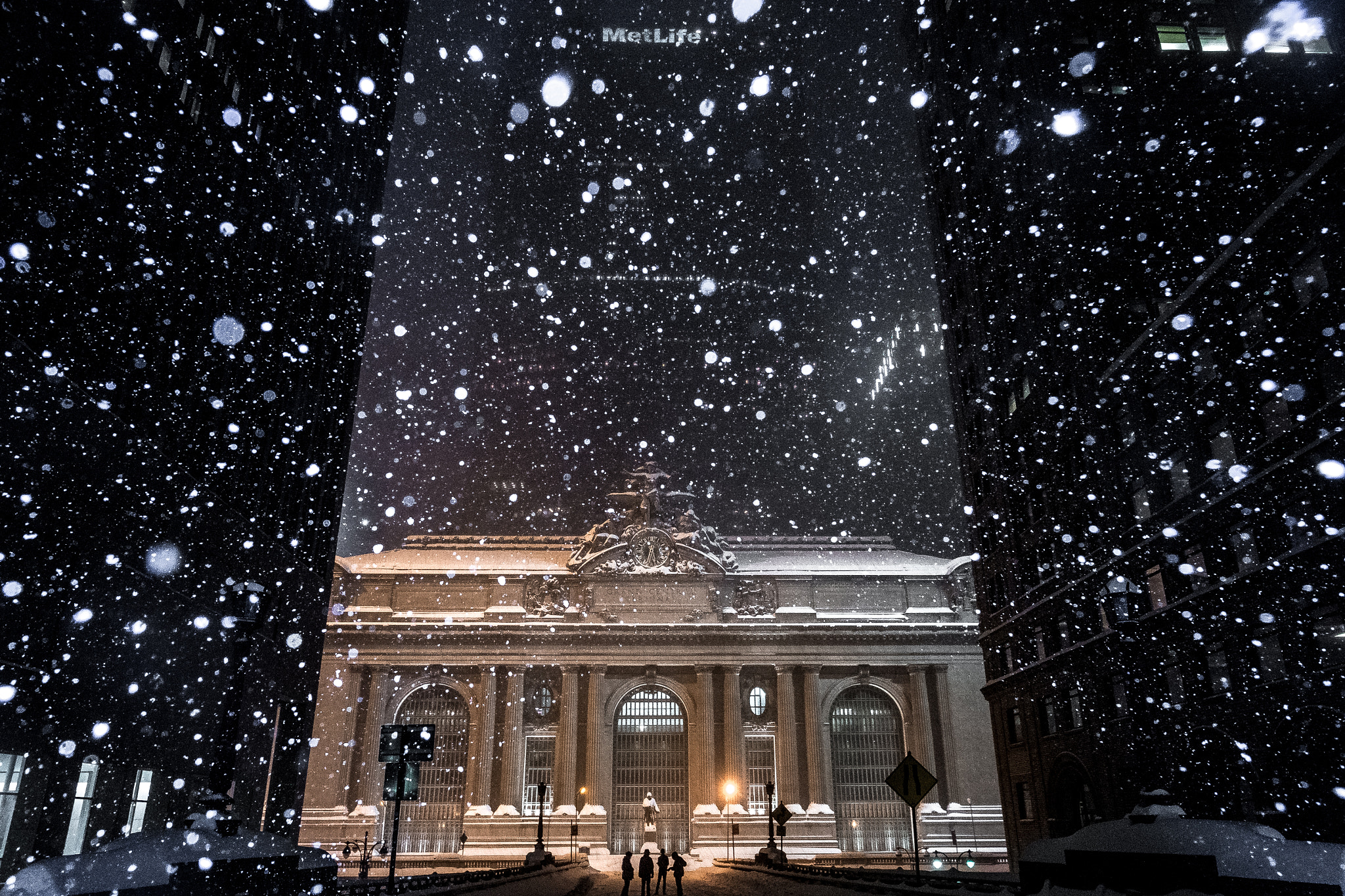 Fujifilm X-E1 + Fujifilm XF 16mm F1.4 R WR sample photo. Grand central terminal during 2016 blizzard photography