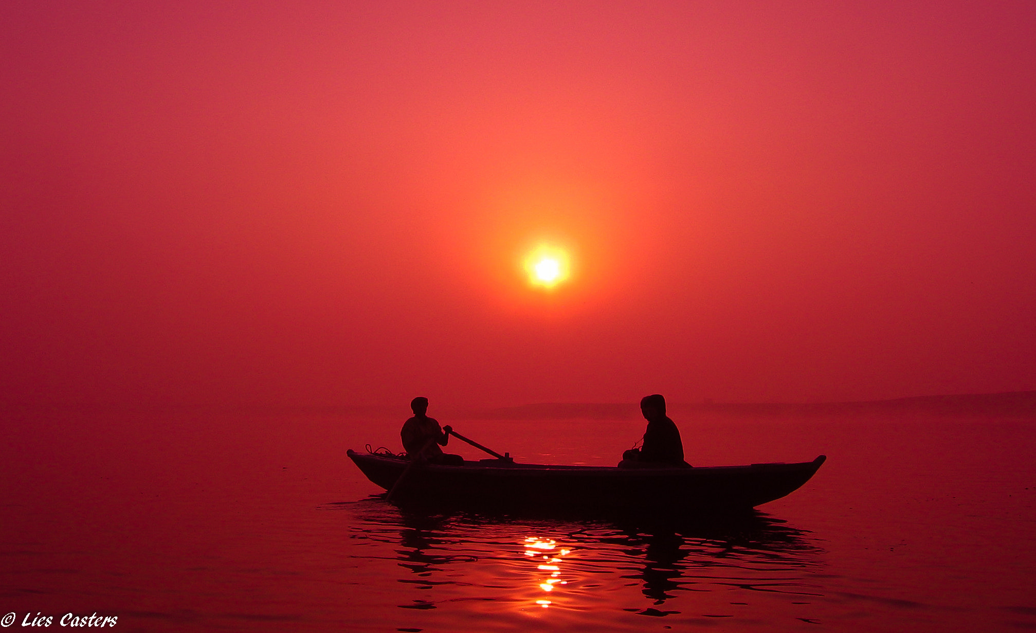 Canon POWERSHOT A510 sample photo. Fishermen on the ganges near varanasi photography