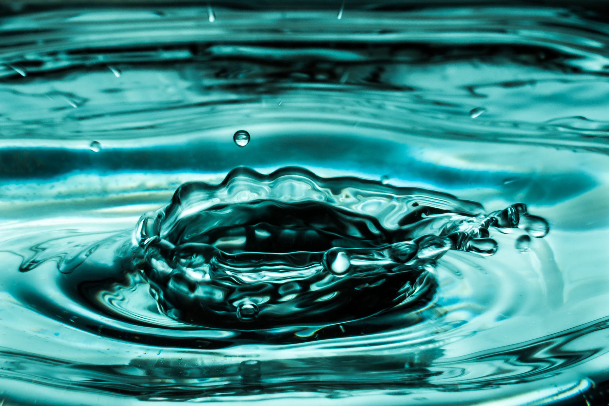 Panasonic Lumix DMC-GH4 sample photo. Splash photography