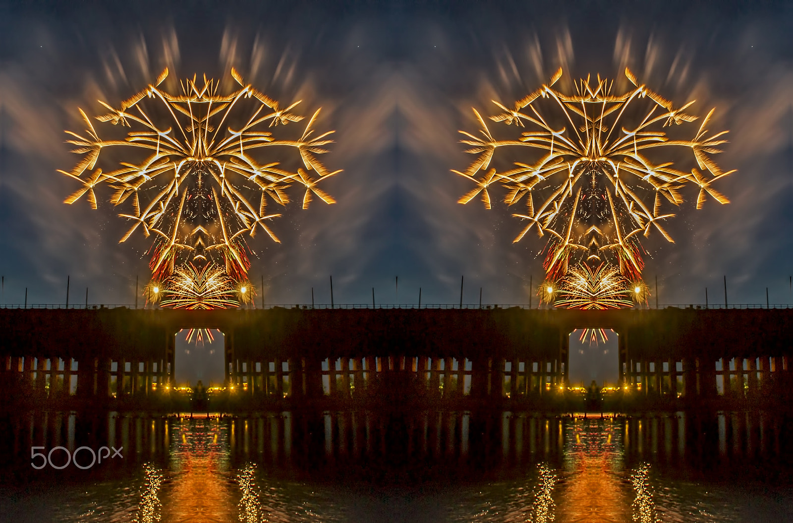 Sony DT 18-200mm F3.5-6.3 sample photo. Dual fireworks photography