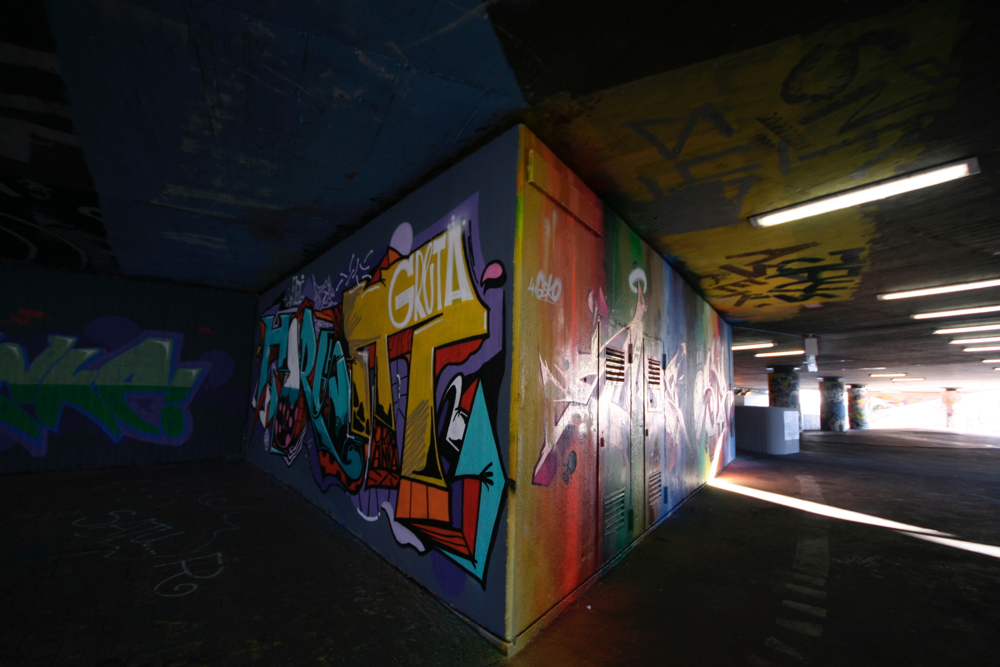 Sigma 10-20mm F4-5.6 EX DC HSM sample photo. The always-changin graffiti photography