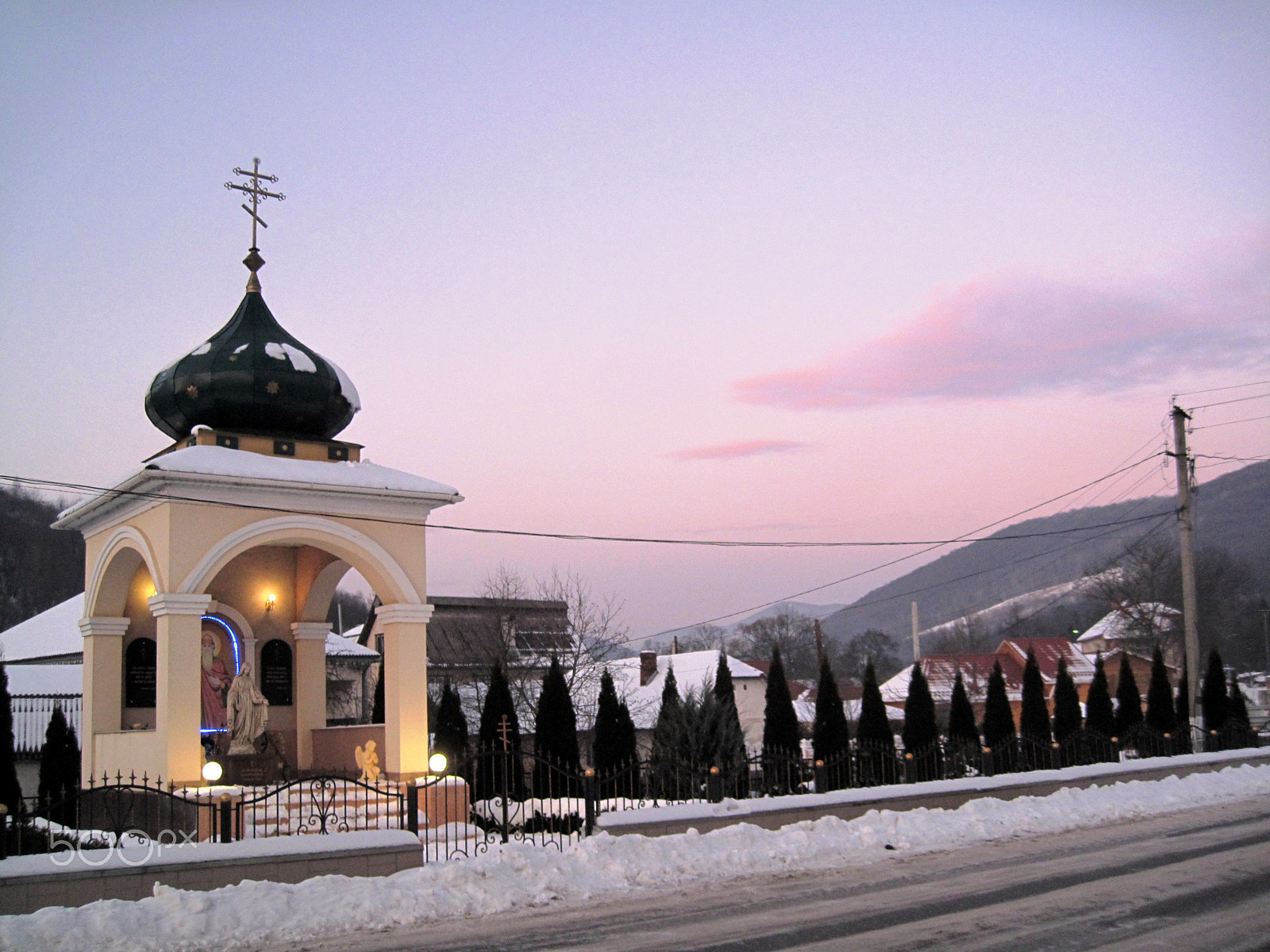 Canon PowerShot SD990 IS (Digital IXUS 980 IS / IXY Digital 3000 IS) sample photo. Little chapel of the church photography