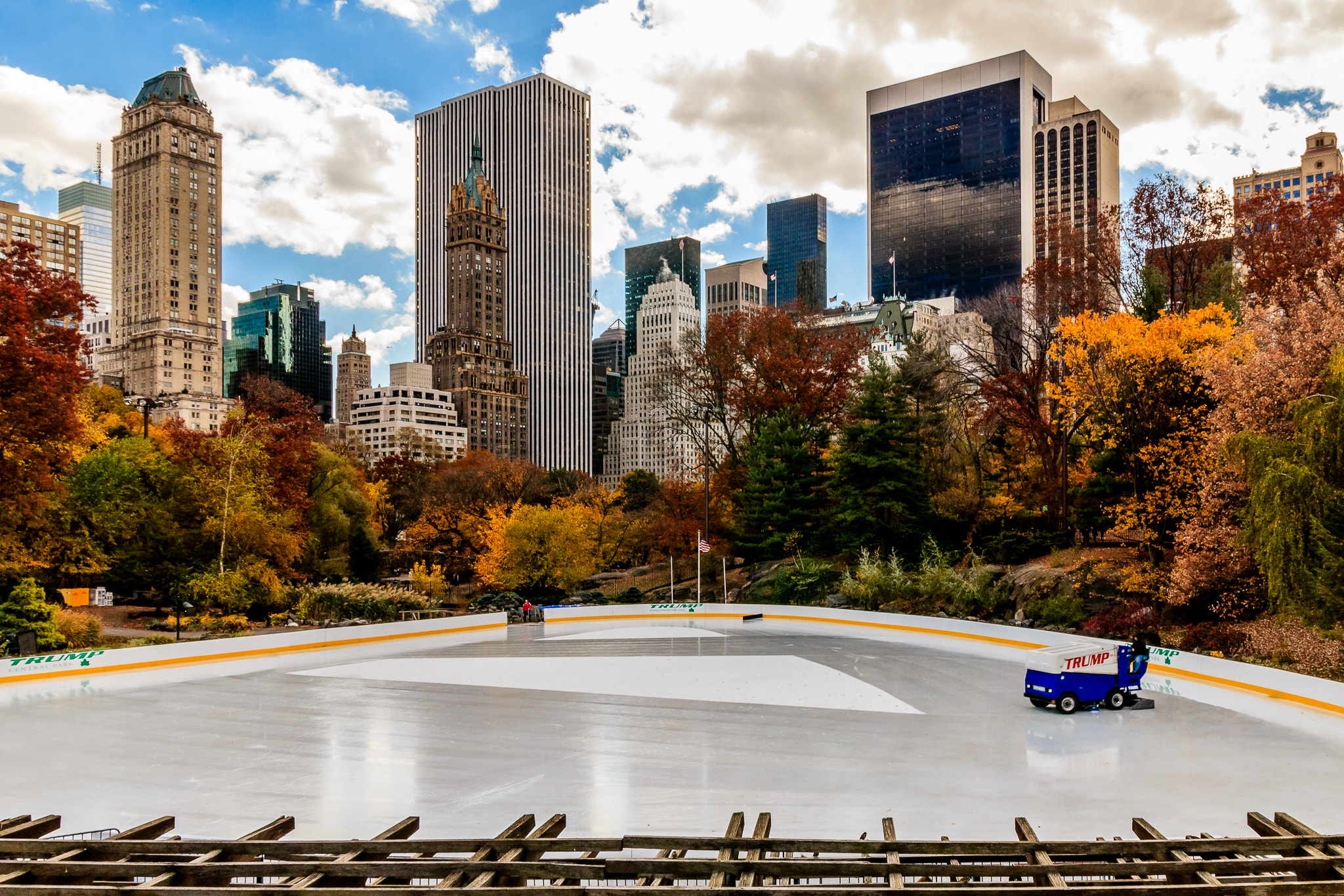 Canon EOS 600D (Rebel EOS T3i / EOS Kiss X5) + Sigma 17-70mm F2.8-4 DC Macro OS HSM sample photo. Wollman rink - central park - new york photography