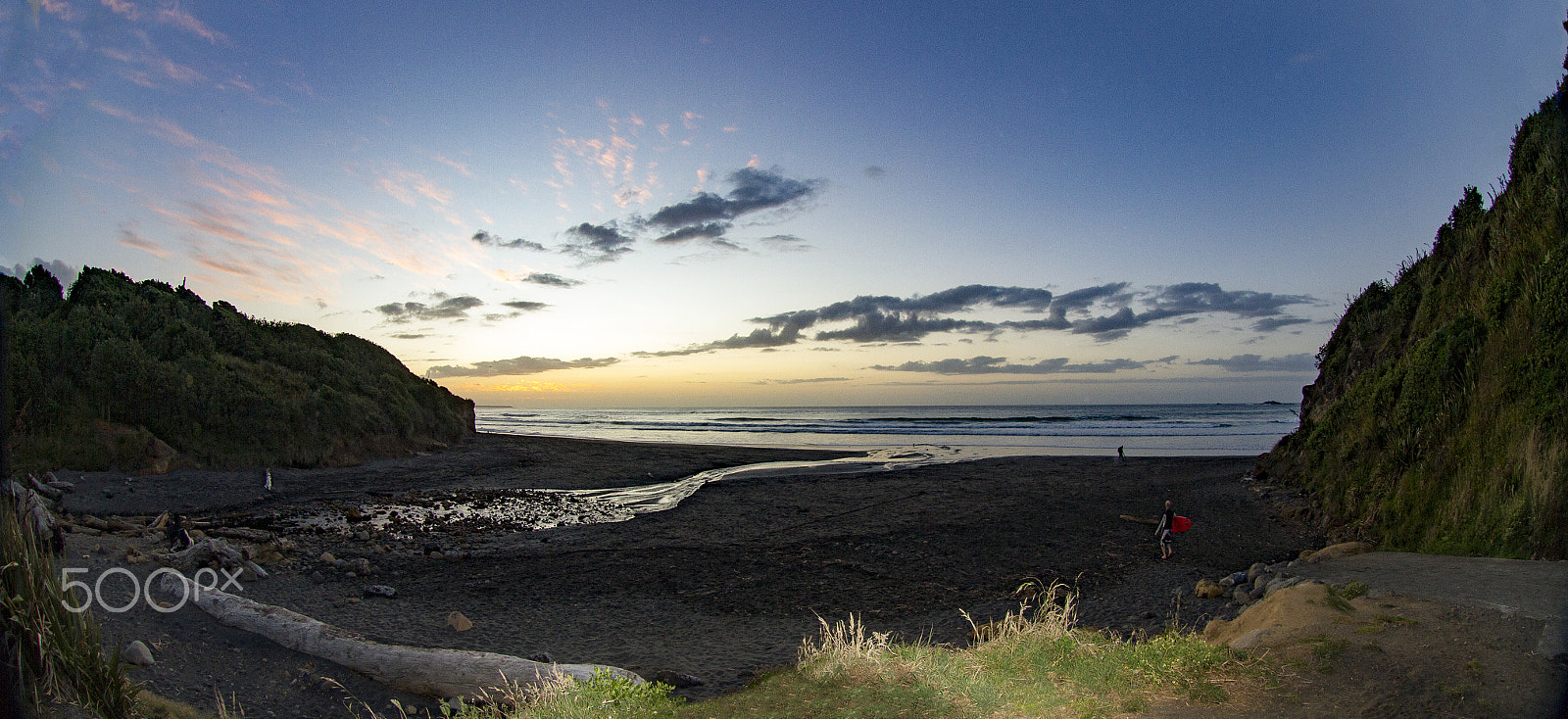 Canon EF 8-15mm F4L Fisheye USM sample photo. Back beach sunset photography