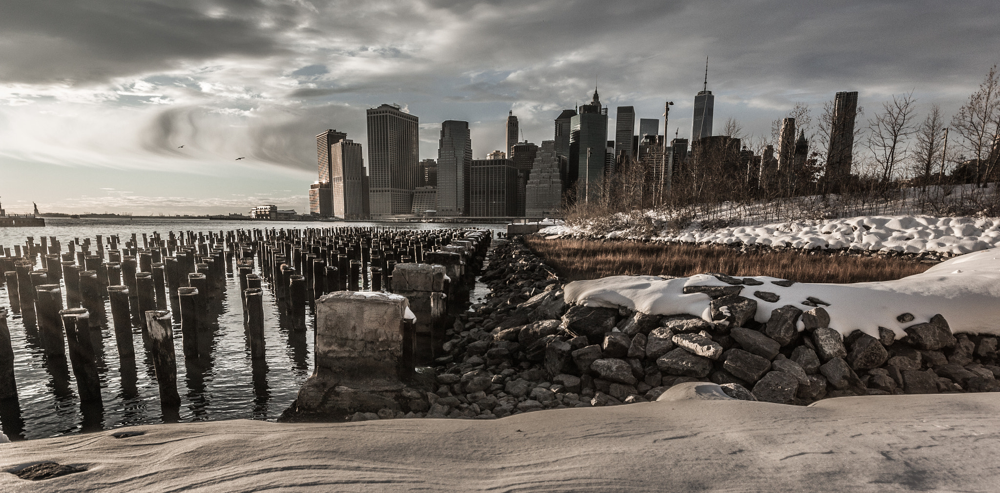 Sigma 10-20mm F4-5.6 EX DC HSM sample photo. Cold day in brooklyn photography
