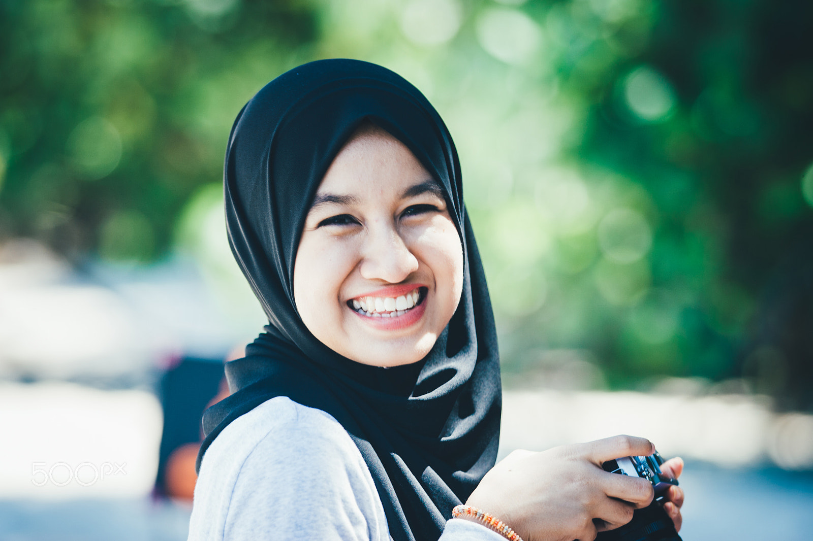Canon EOS-1D Mark II N sample photo. Smile!  photography