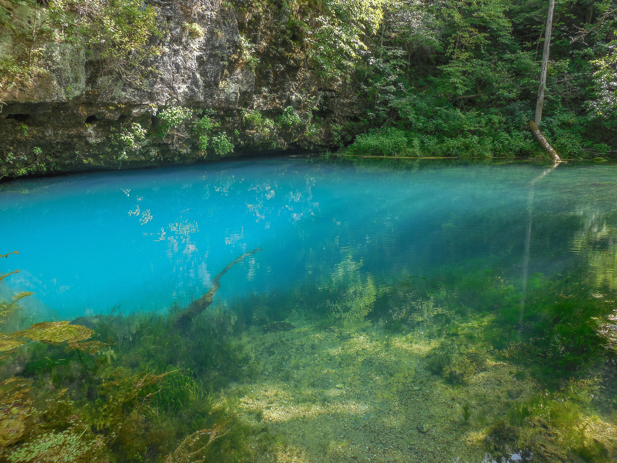 Nikon Coolpix S5200 sample photo. Seriously turquoise "blue spring" photography
