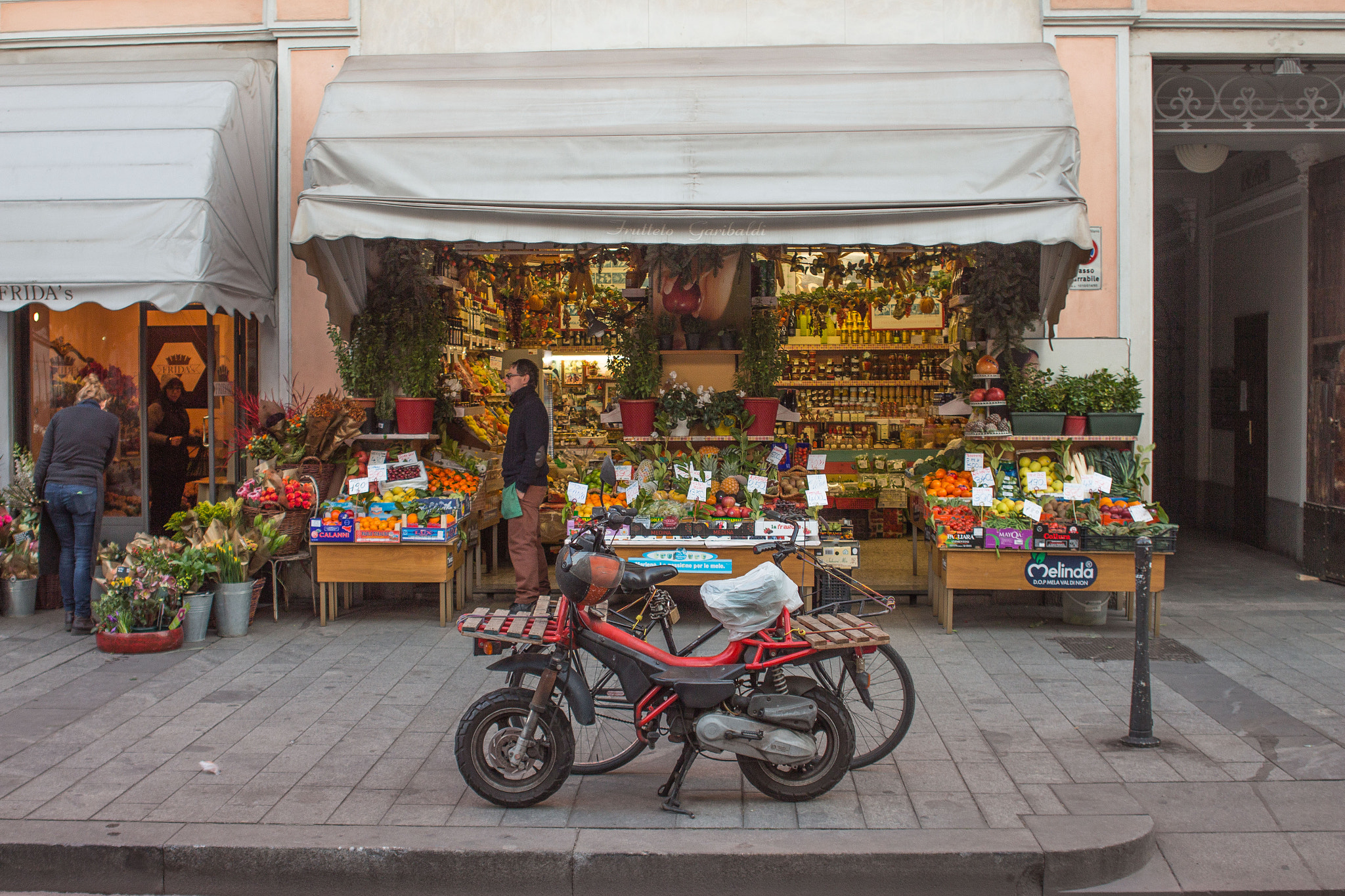 Canon EOS 650D (EOS Rebel T4i / EOS Kiss X6i) + Canon EF 28-80mm f/2.8-4L sample photo. Frutta e verdura photography