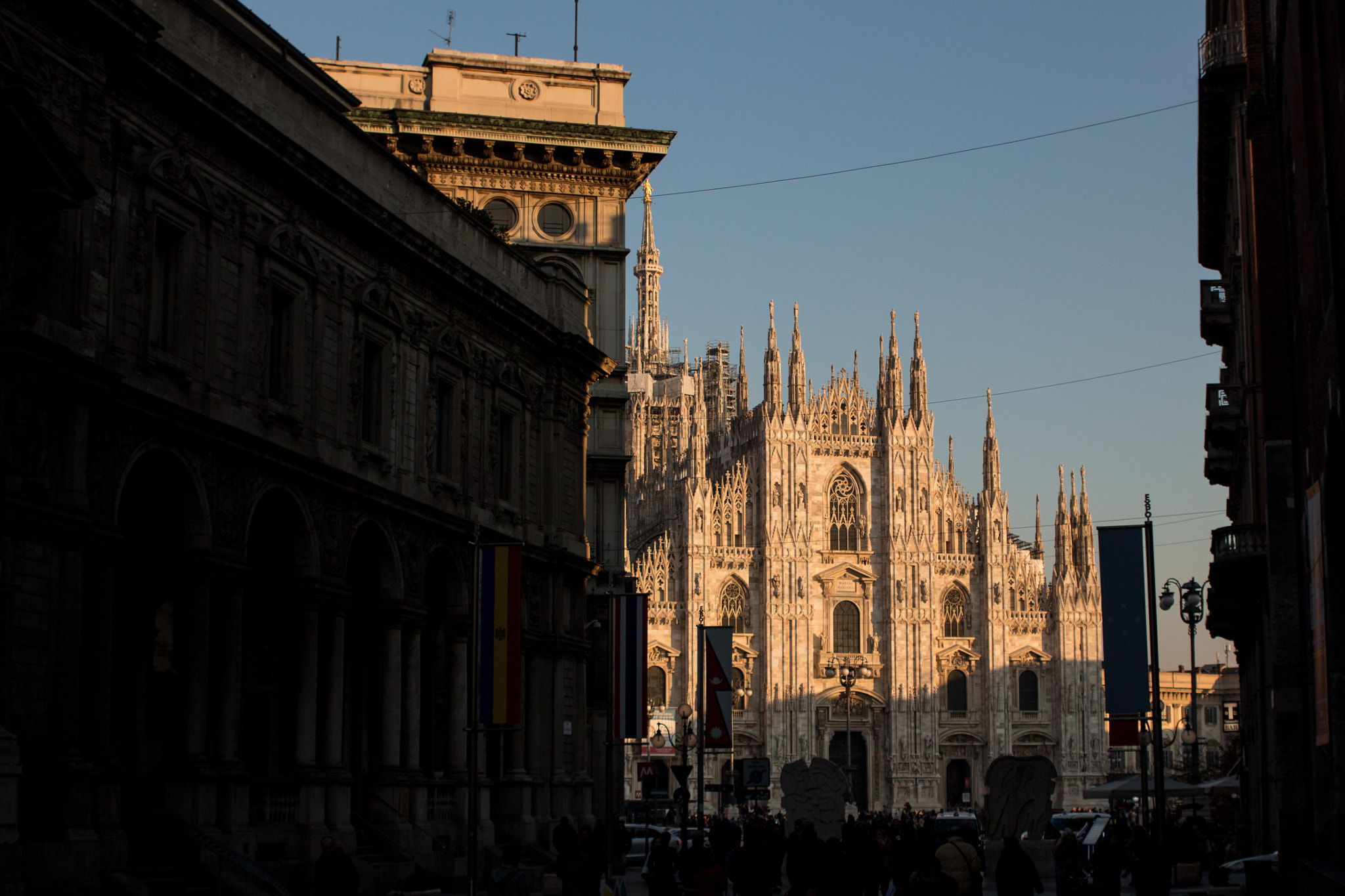 Canon EF 28-80mm f/2.8-4L sample photo. Milano come non l'avete mai vista: assolata photography