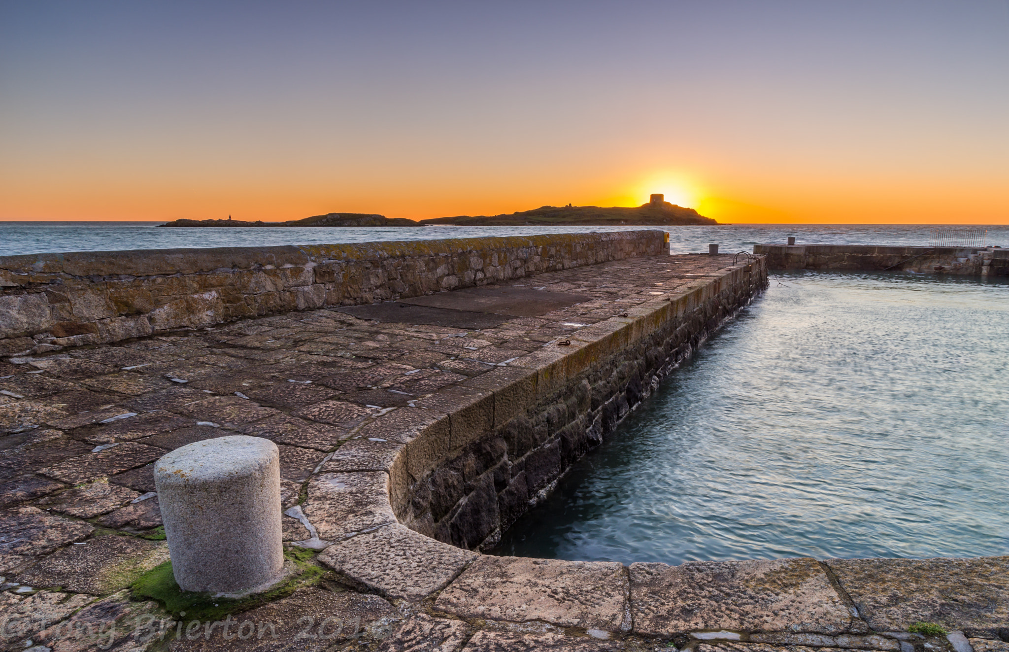 Sigma 20mm F1.8 EX DG Aspherical RF sample photo. Island sunrise photography