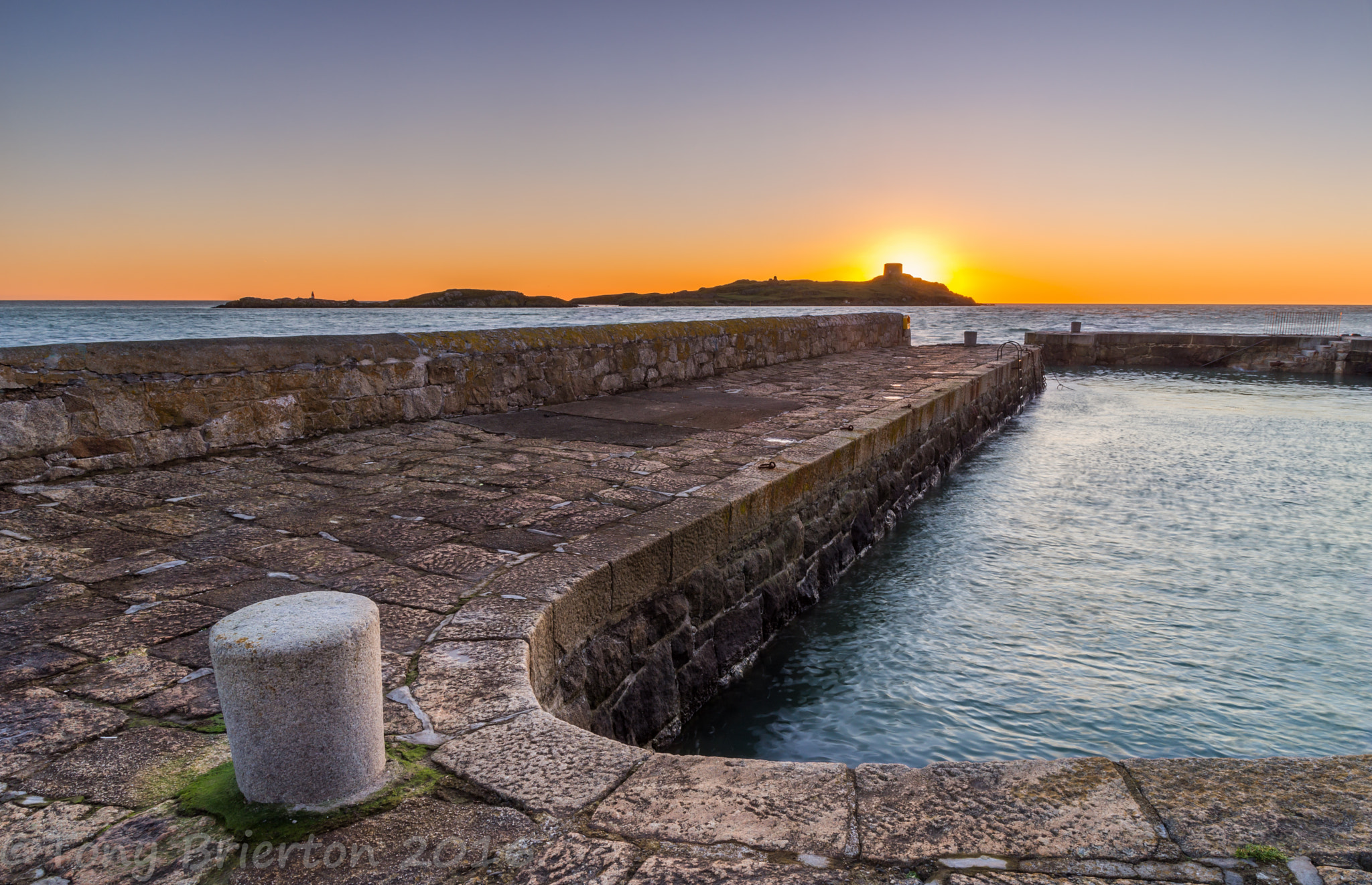 Sony a99 II + Sigma 20mm F1.8 EX DG Aspherical RF sample photo. Island sunrise photography