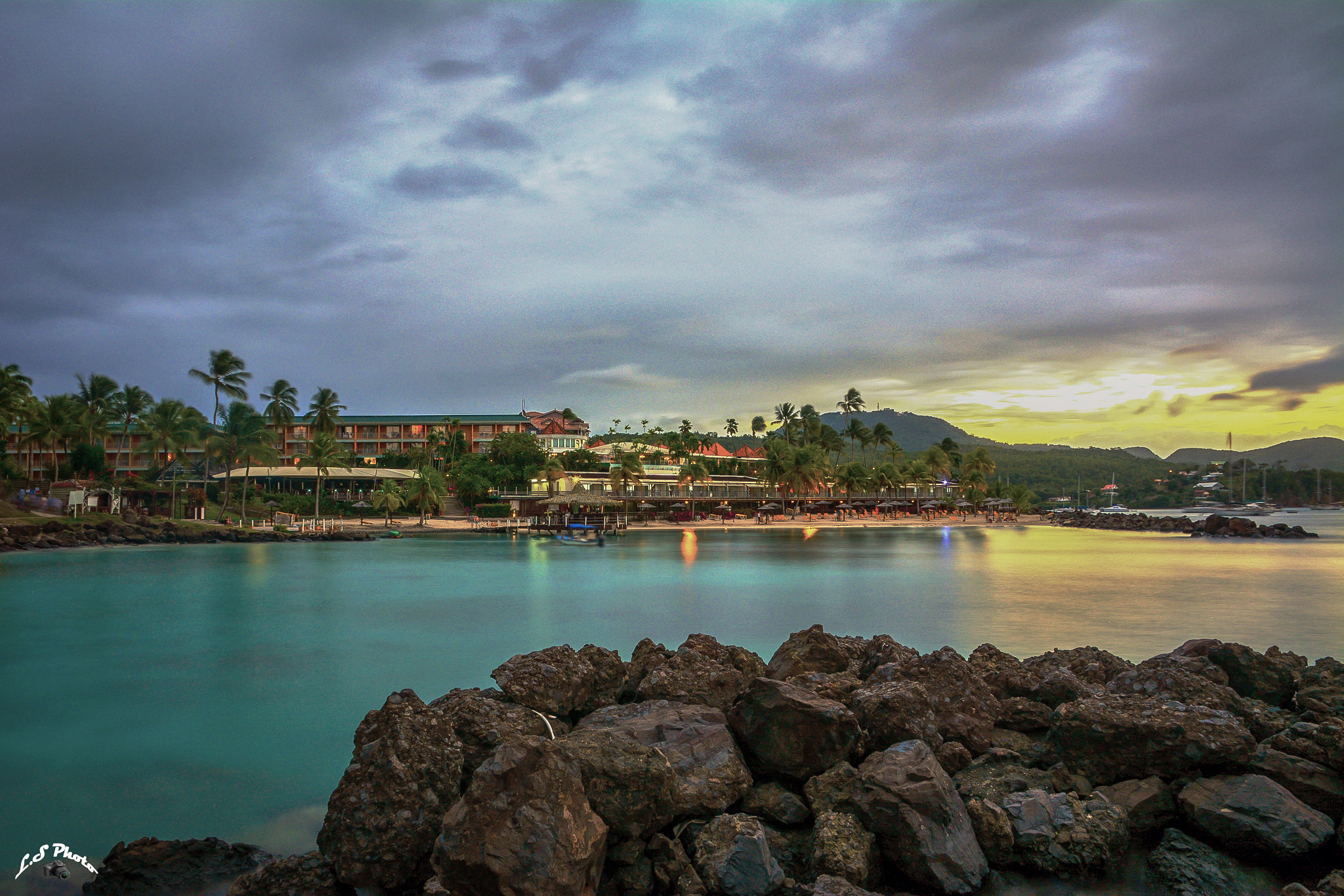 Sigma 17-70mm F2.8-4 DC Macro OS HSM | C sample photo. Hotel bakoua martinique photography
