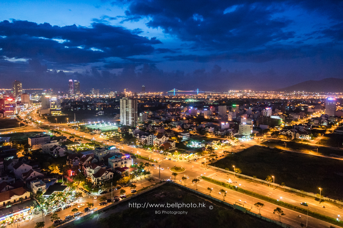 Sony a7 + Canon EF 85mm F1.2L II USM sample photo. City night. photography