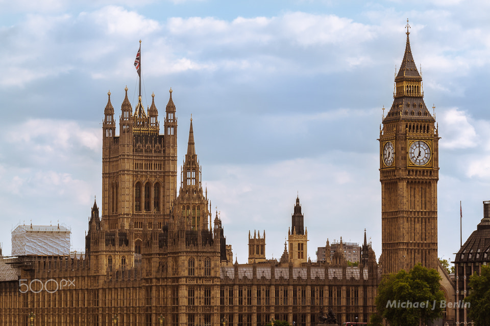 Canon EOS 500D (EOS Rebel T1i / EOS Kiss X3) + Canon EF 100mm F2.8 Macro USM sample photo. Westminster, parliament and big ben tower, london, uk photography