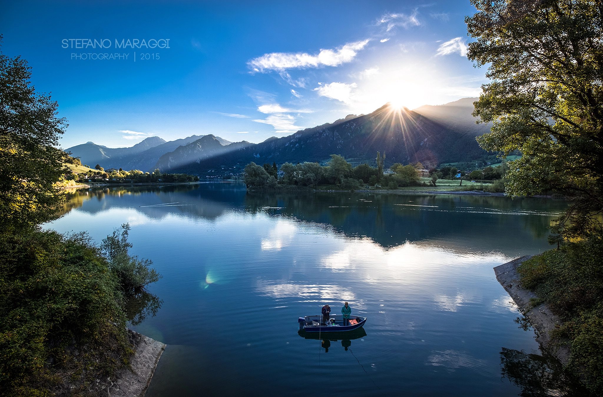 10.0 - 18.0 mm sample photo. Fishing in the morning photography