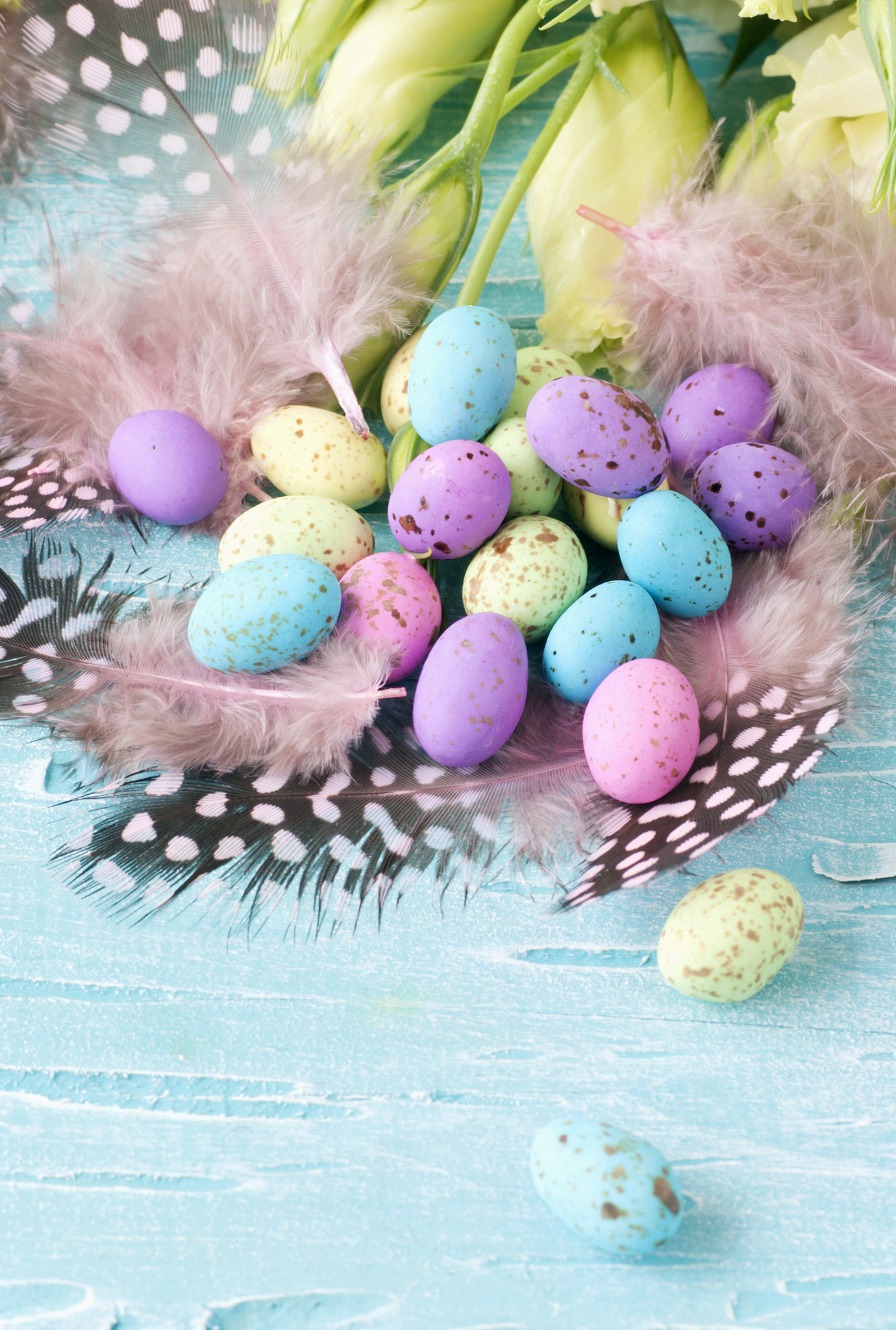 Sony Alpha DSLR-A380 + Sigma 70mm F2.8 EX DG Macro sample photo. Easter colored eggs, feathers, blue wooden photography