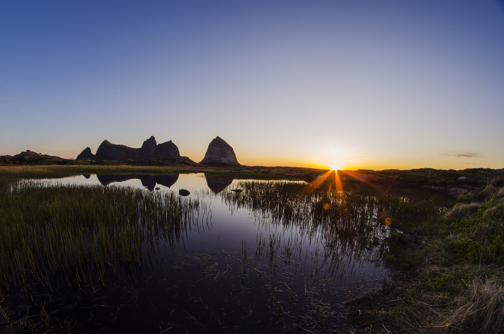 Nikon D5100 + Samyang 8mm F3.5 Aspherical IF MC Fisheye sample photo. Sunset at træna photography