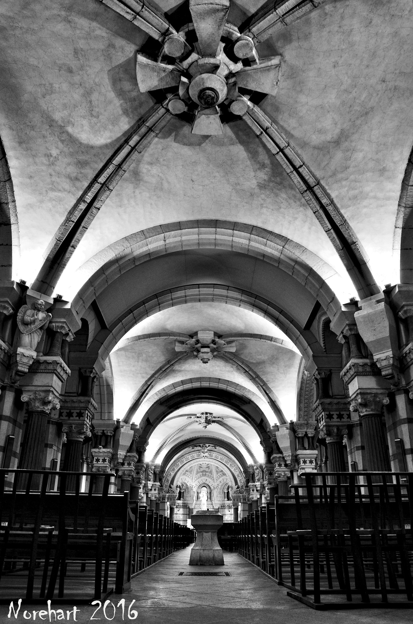 Pentax K-5 II sample photo. Crypt photography