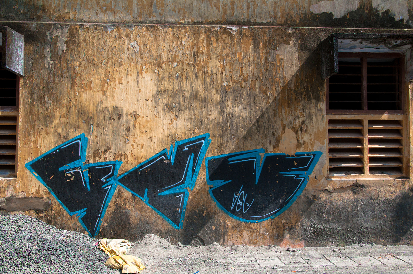 Pentax K-7 sample photo. Kochi graffiti photography