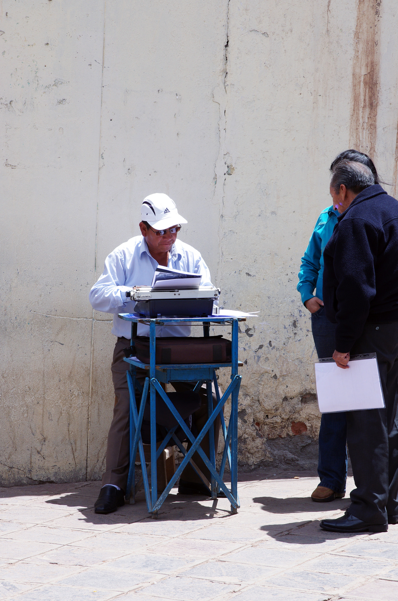 Tamron AF 28-75mm F2.8 XR Di LD Aspherical (IF) sample photo. Cusco typist photography