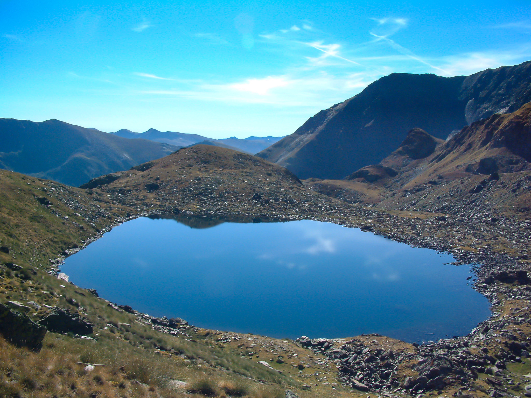 Fujifilm FinePix6900ZOOM sample photo. Blue pool photography